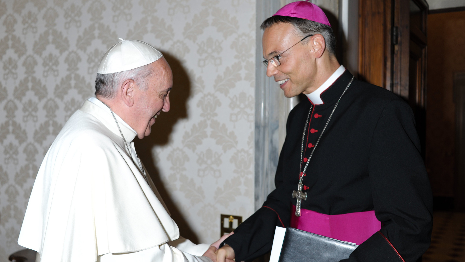 Papst Franziskus mit dem abgesetzten Limburger Bischof Tebartz-van Elst
