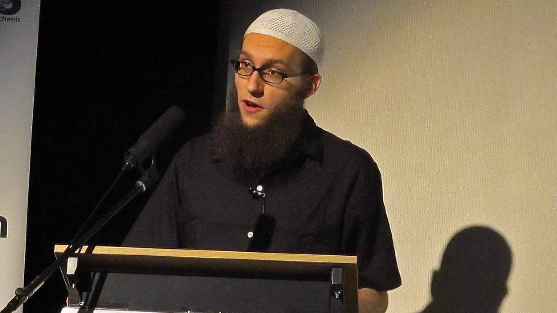 Gast in der SRF-"Arena": Mediensprecher des Islamischen Zentralrats, Abdel Azziz Qaasim Illi