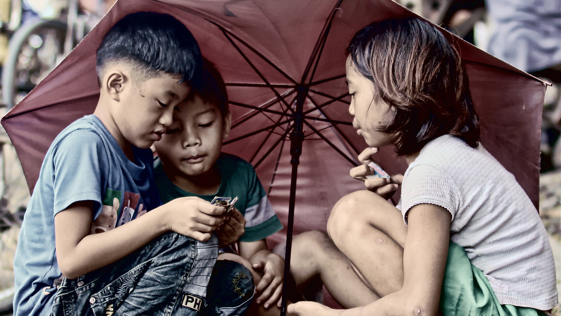 Philippinische Kinder beim Spiel