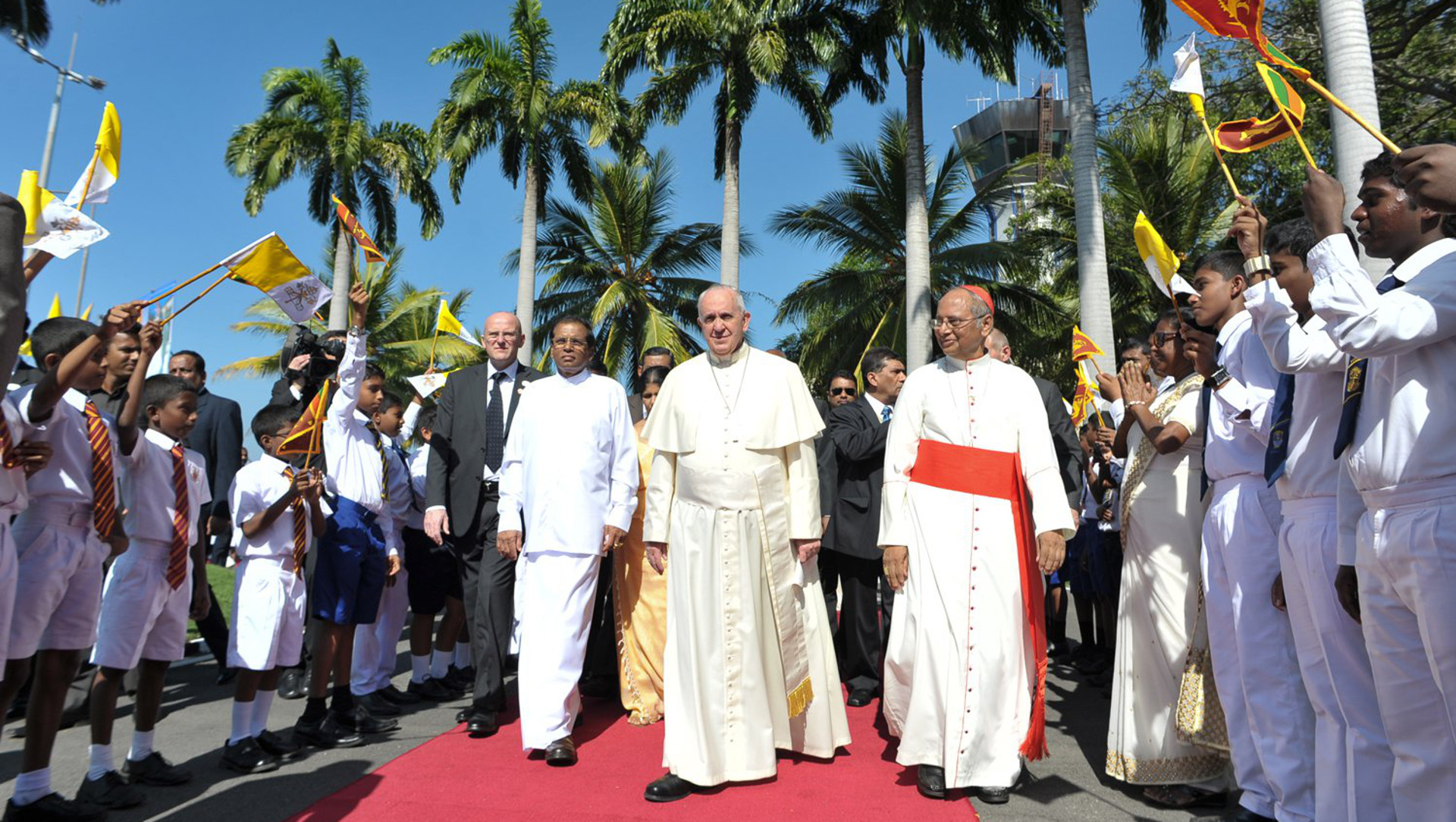Papst Franziskus war 2015 in Sri Lanka – hier mit Kardinal Malcolm Ranjith.
