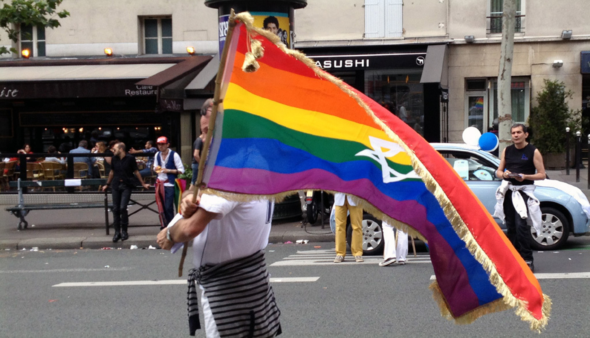 Fahne mit Davidsstern an Gayparade in Paris