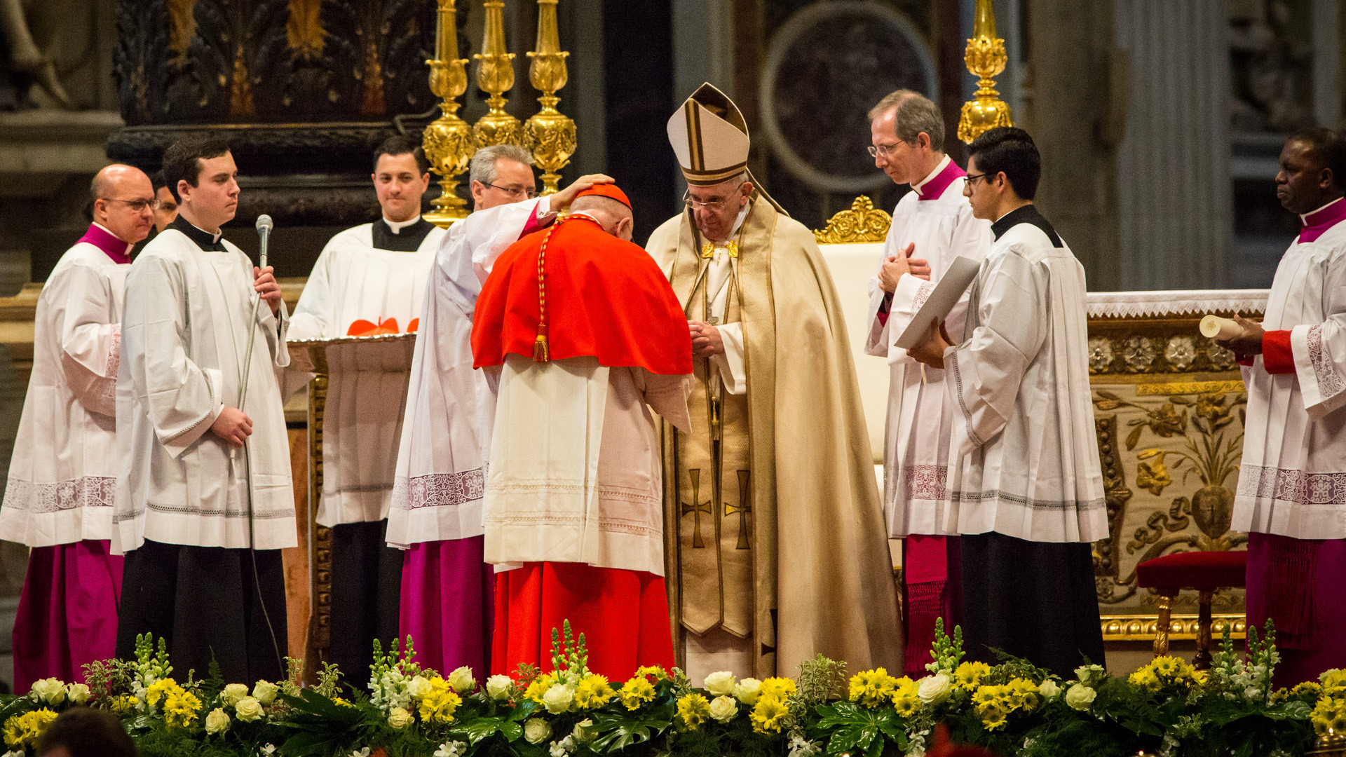 Papst Franziskus kreiert am 14. Februar 2015 20 neue Kardinäle; unter ihnen ist auch der frühere Nuntius in der Schweiz, Karl-Josef Rauber.