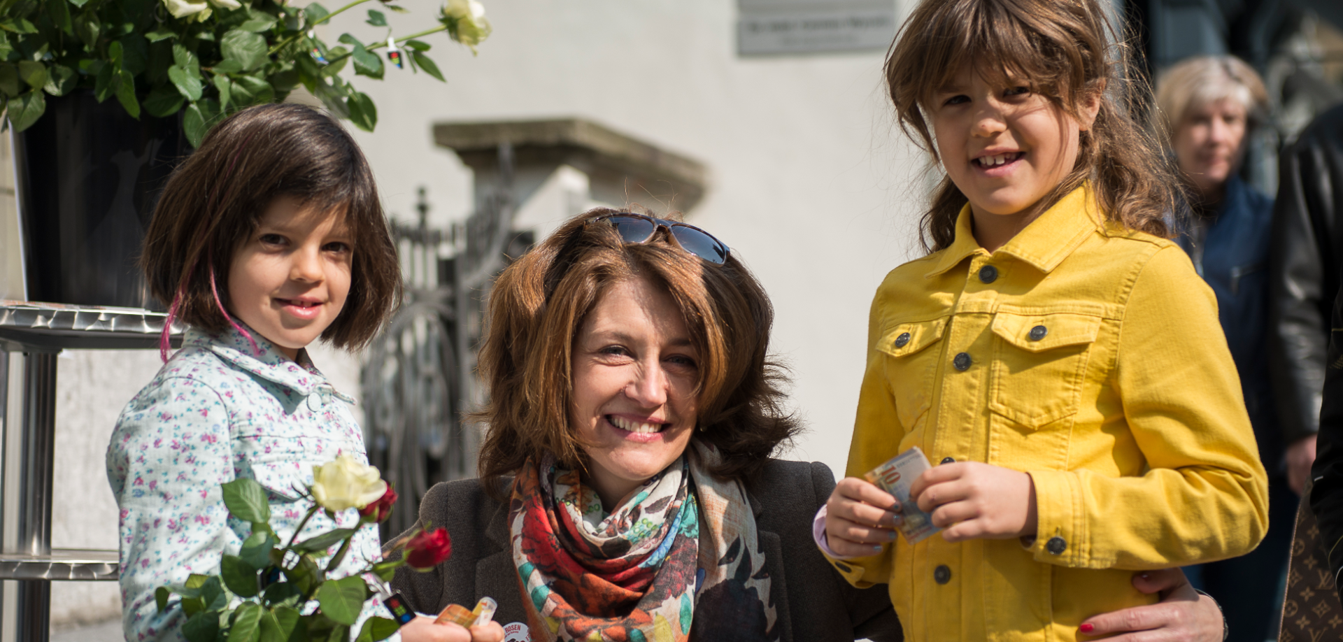 Rosenaktion Luzern 2015: Sina mit Kindern