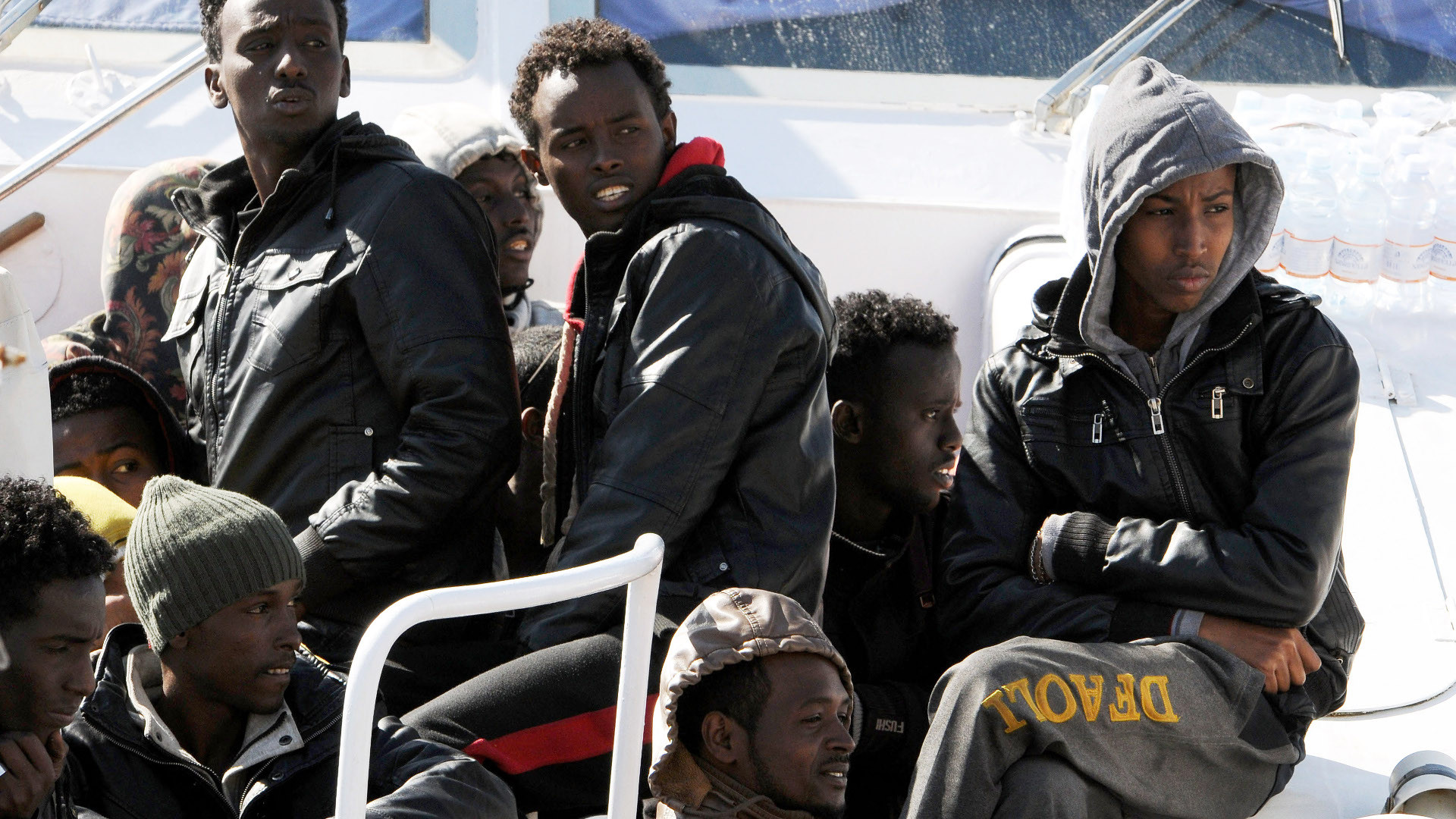 Gerettete Bootsflüchtlinge in Italien