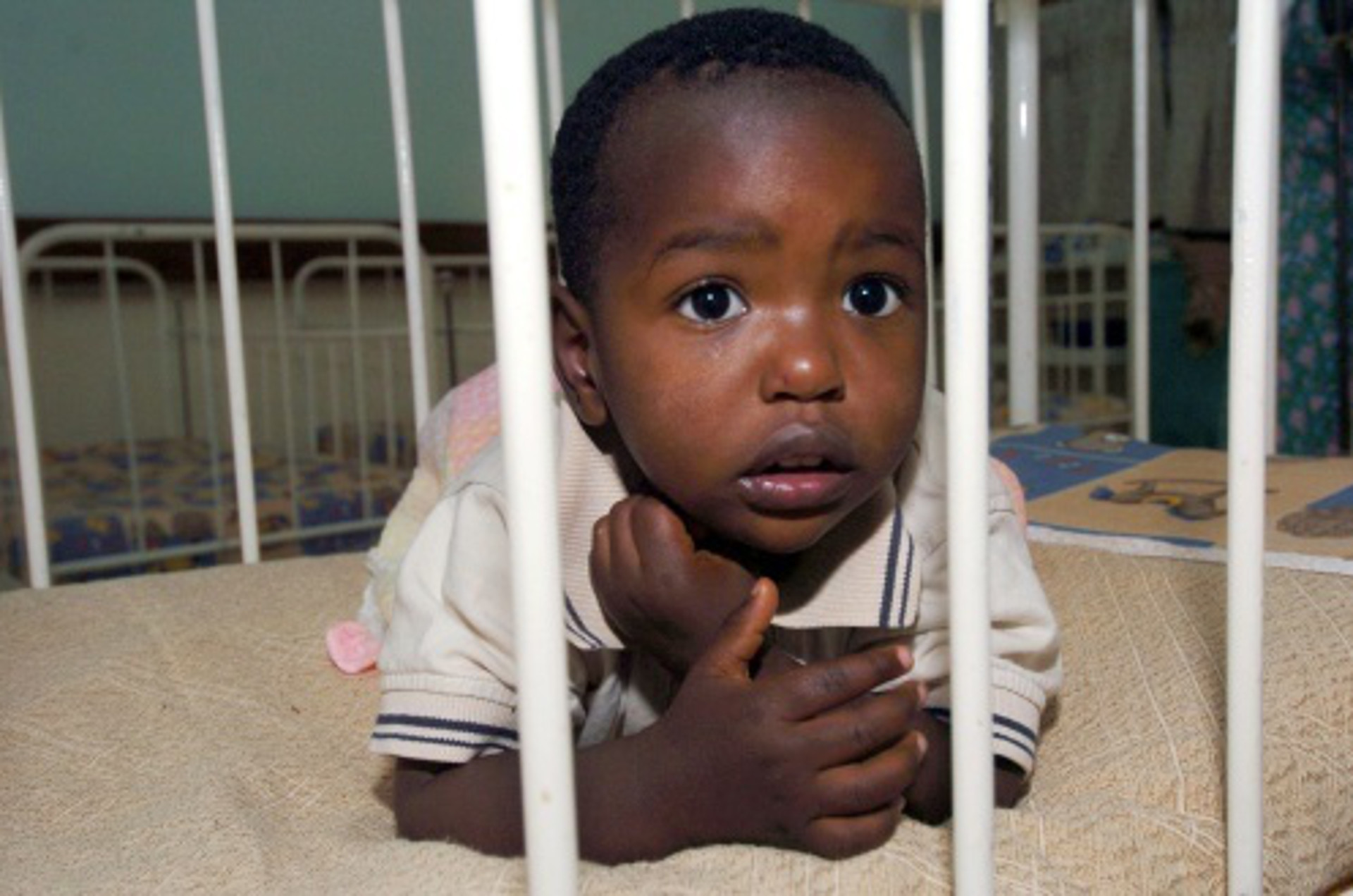 An HIV/AIDS erkranktes Kind in Afrika