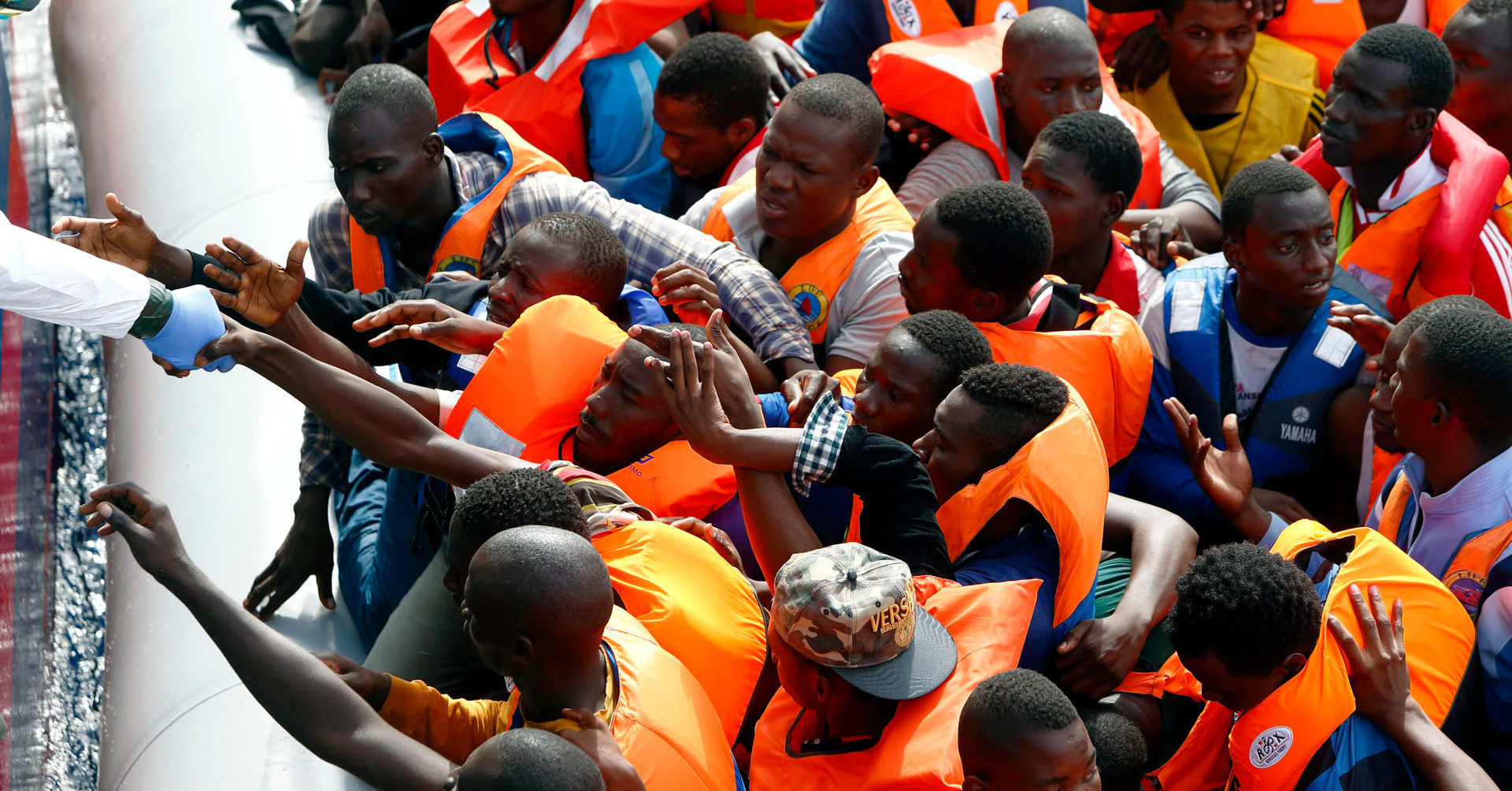 Bootsflüchtlinge auf dem Mittelmeer.