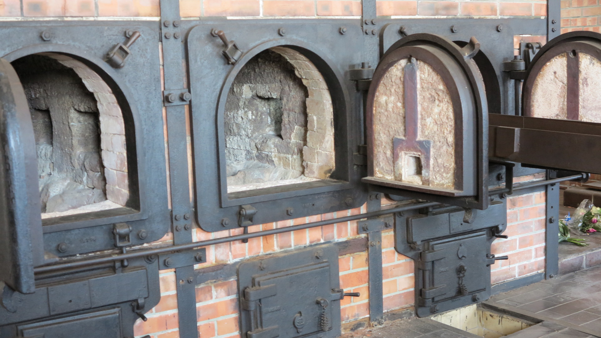 Kremationsöfen in der Holocaust-Gedenkstätte Buchenwald bei Weimar.