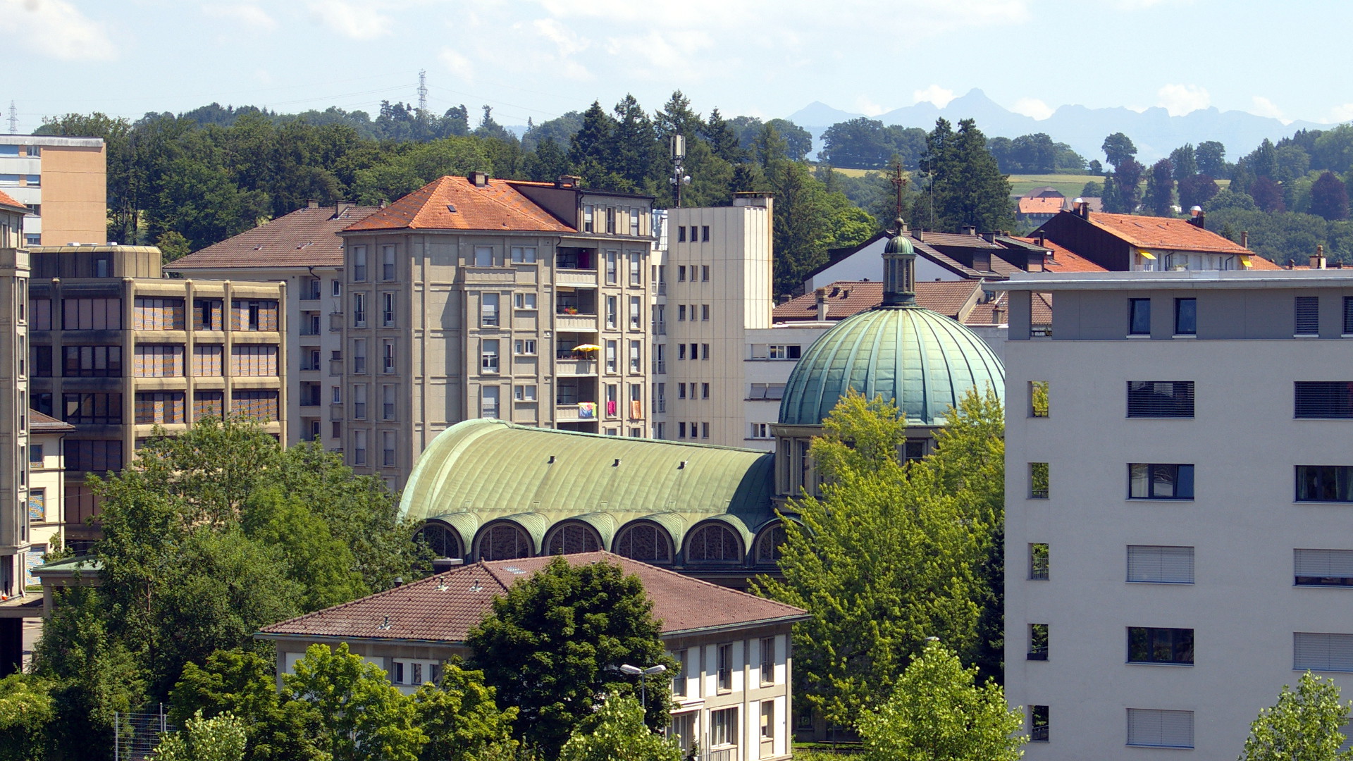 Die Christ-König-Kirche in Freiburg, wo auch deutschsprachige Gottesdienste gefeiert werden