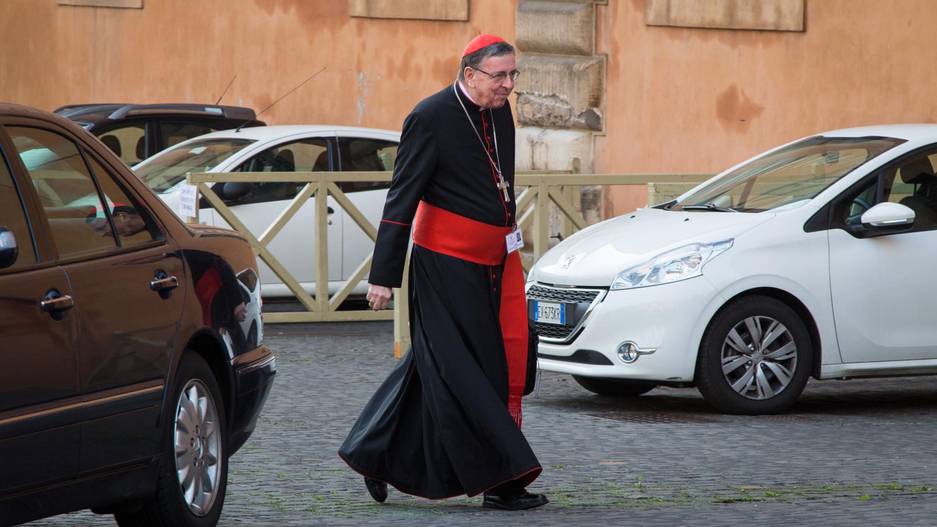 Kardinal Kurt Koch auf dem Weg zur Synode in Rom