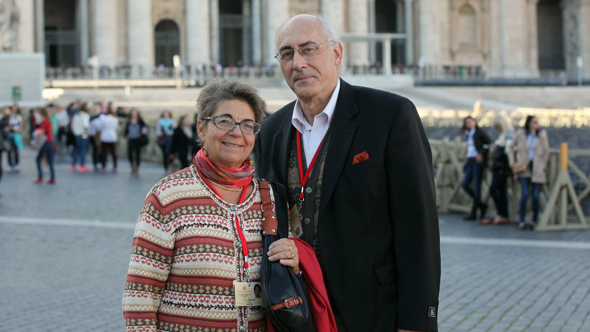 Nathalie und Christian Mignonat, auf dem Petersplatz in Rom