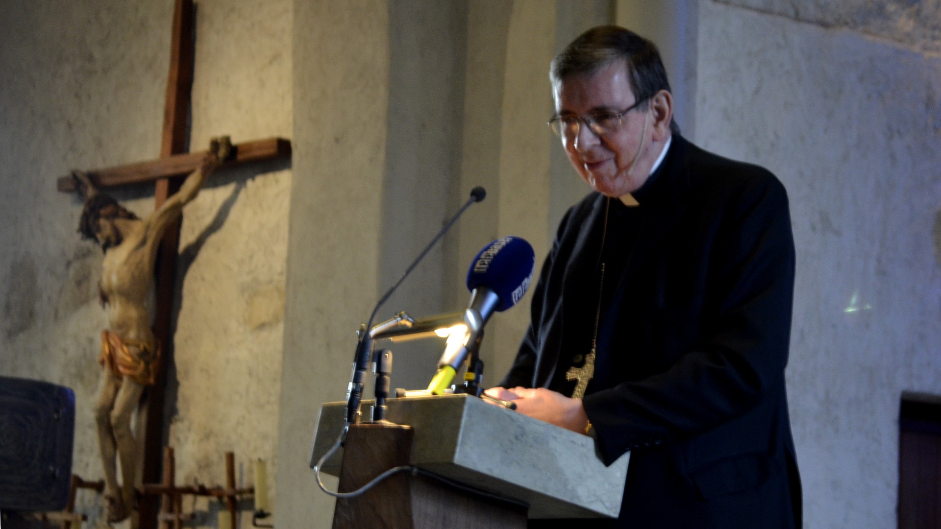 Kardinal Kurt Koch in der Kirche Oberwil BL