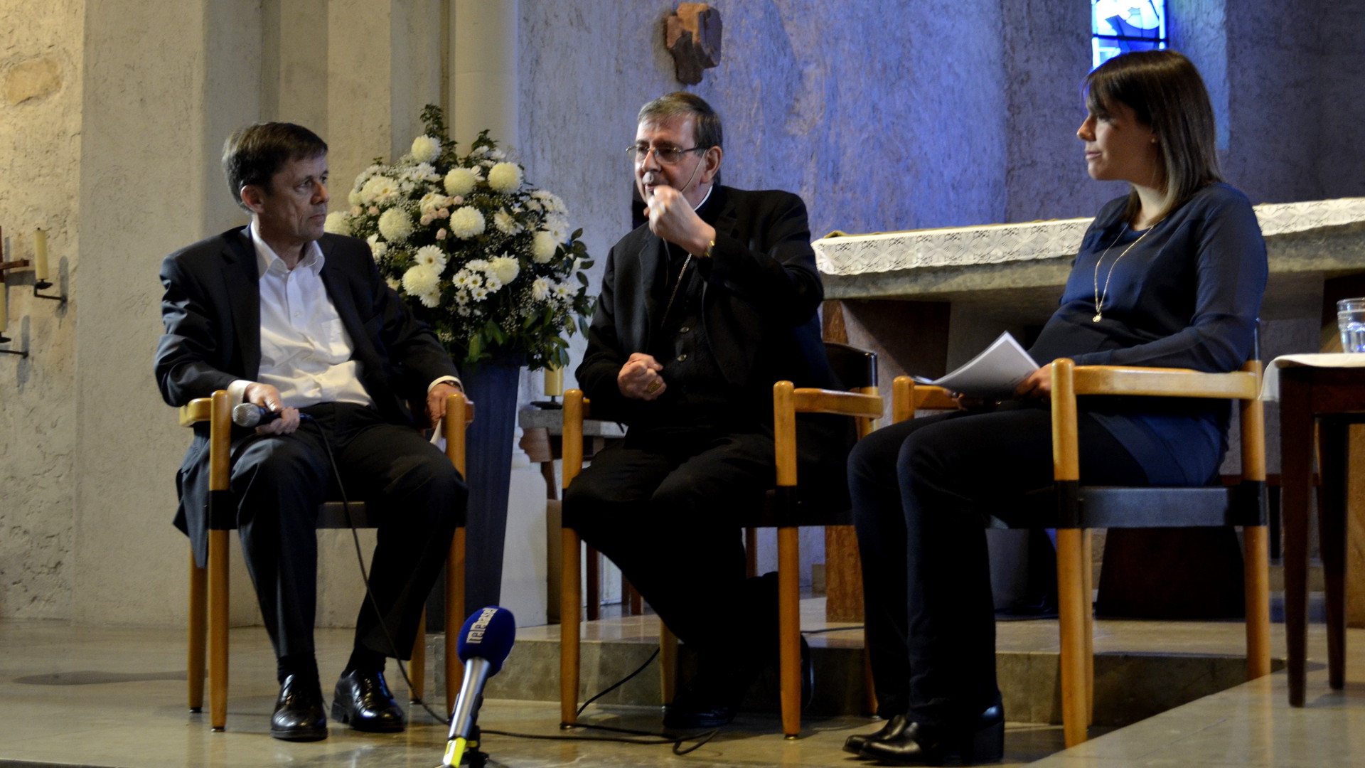 Archivbild von 2015: Von links Lukas Stutz, Kurienkardinal Kurt Koch und Sabrina Corvini.