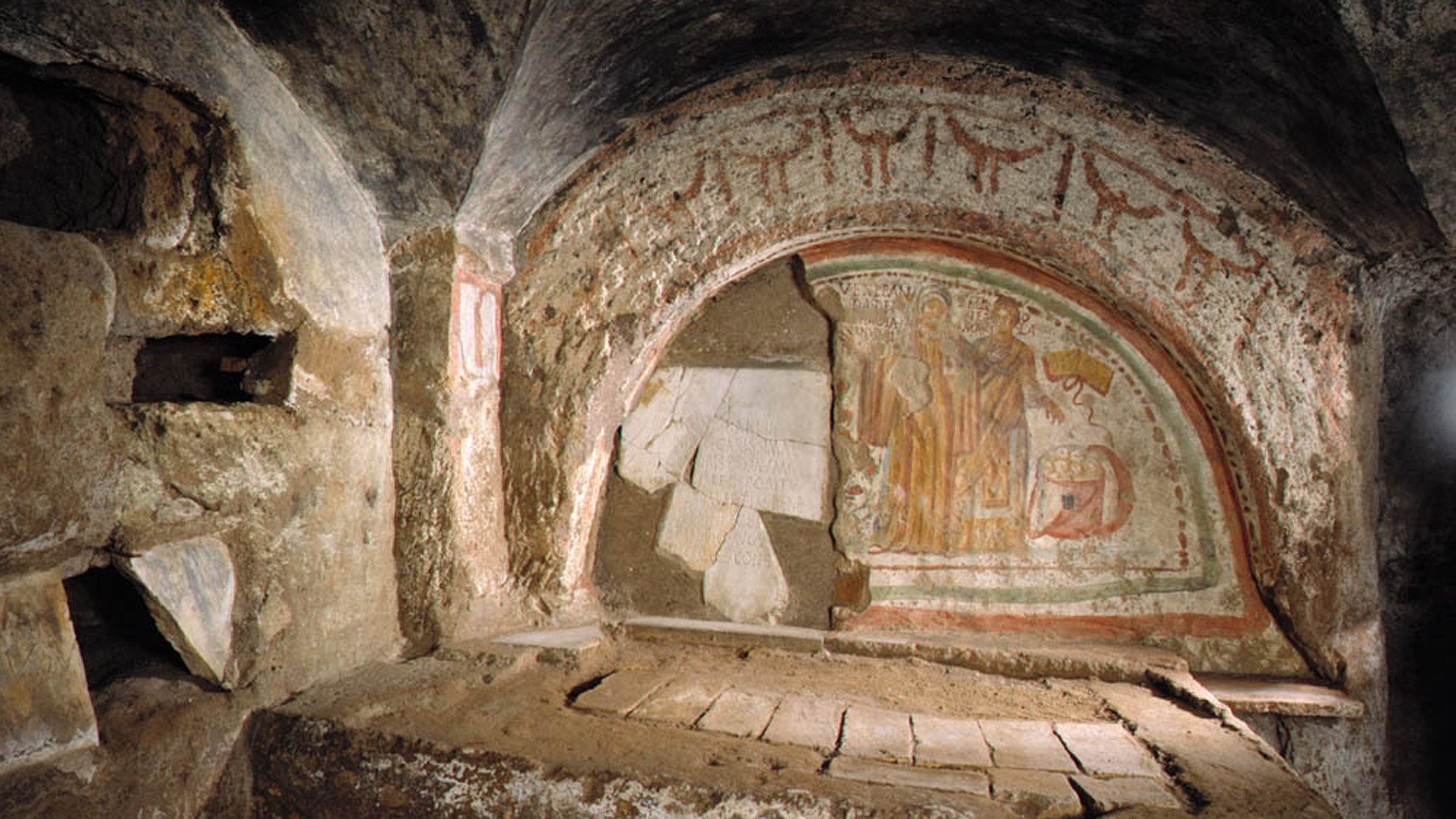 Impressionen aus den Domitilla Katakomben. Hier unterschrieben am 16. November 1965 40 Bischöfe den Katakombenpakt.