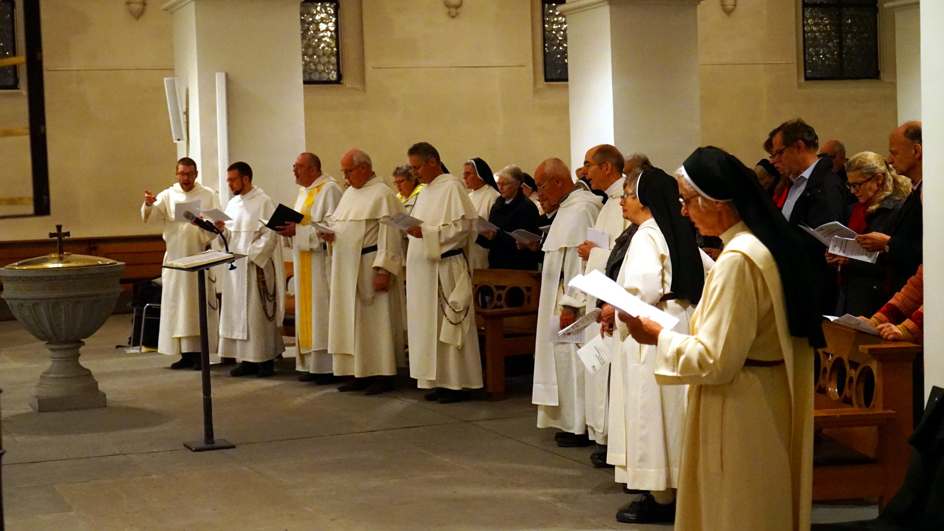 Deutschschweizer Dominikaner eröffnen 2015 das Festjahr zum 800. Gründungstag ihres Ordens in der Zürcher Predigerkirche.