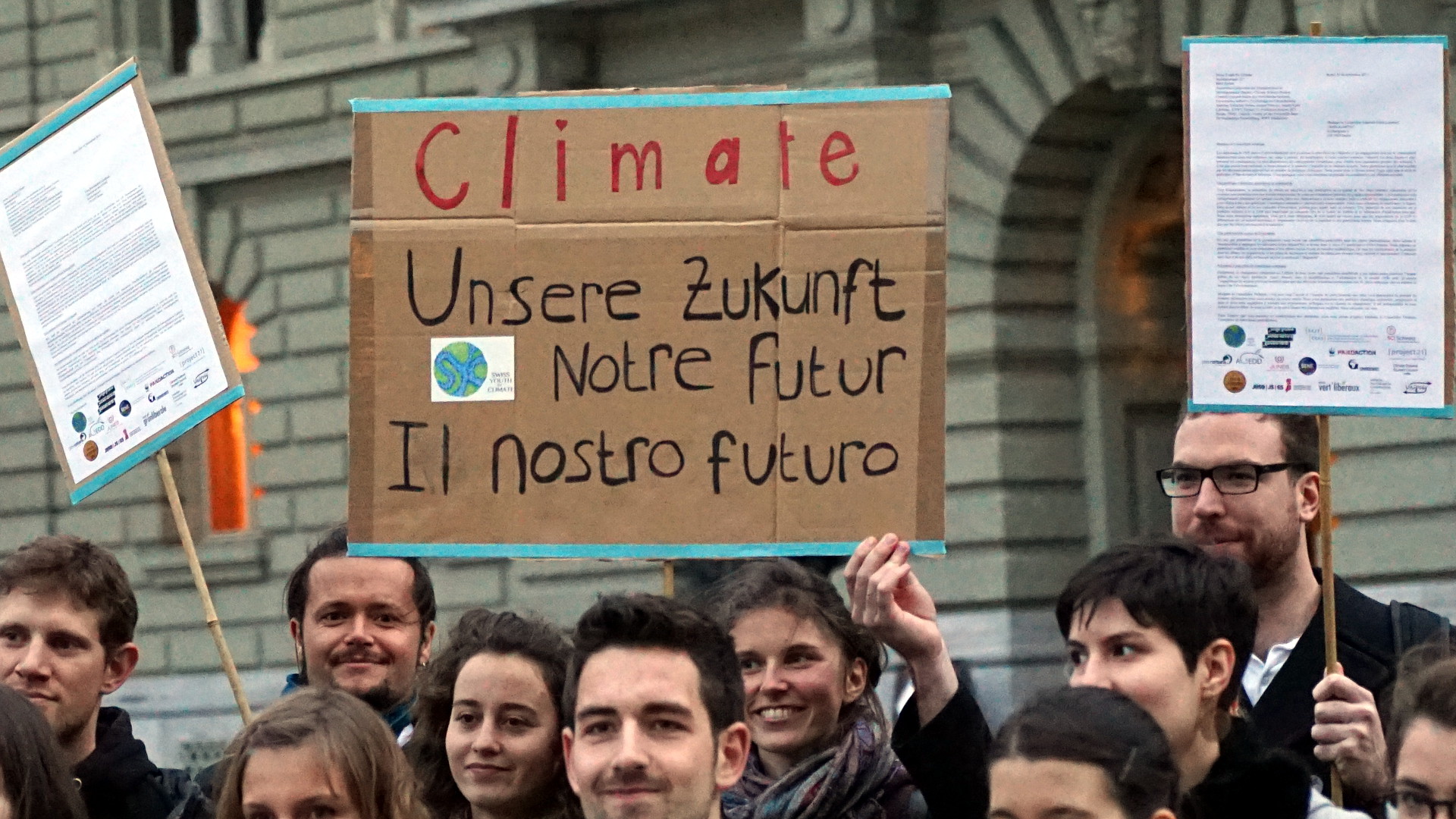 "Swiss Youth for Climate" übergibt 2015 Bundesrätin Leuthard Klima-Brief