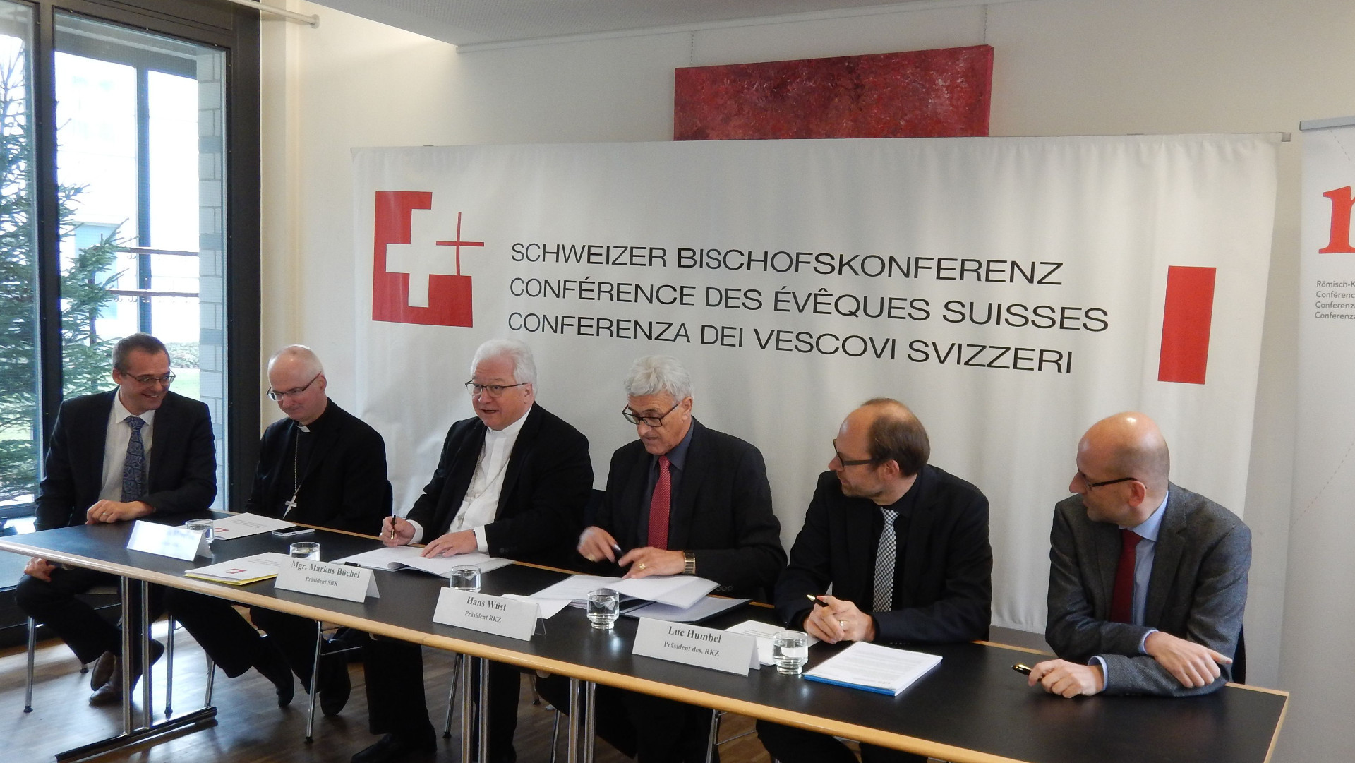 Vertreter von Bischofskonferenz und der   Römisch-Katholischen Zentralkonferenz der Schweiz.