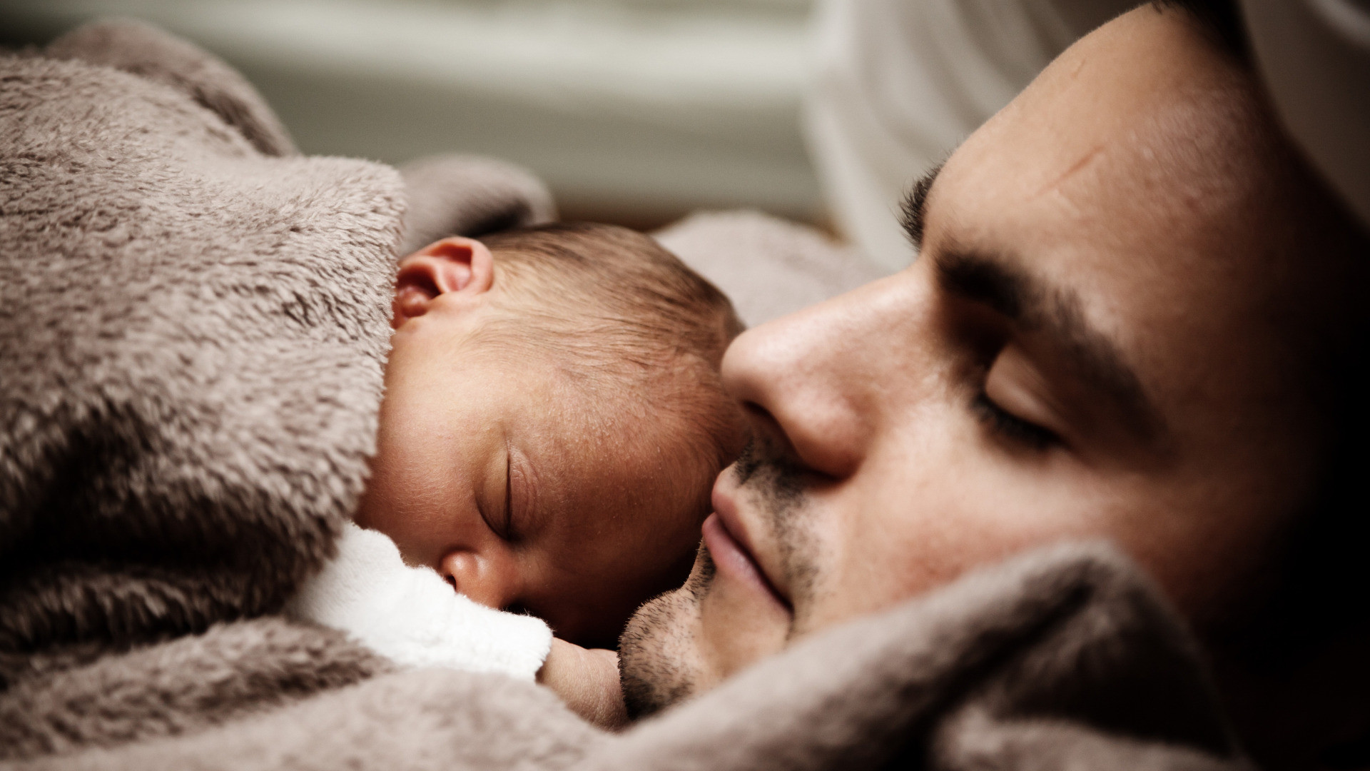 Vater mit Baby