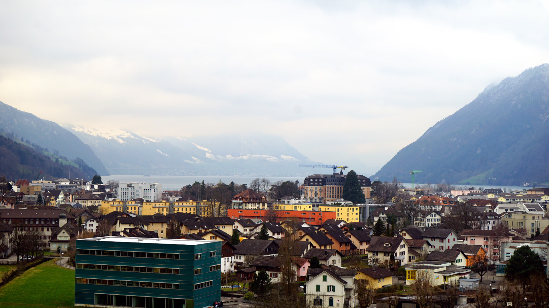 Blick über Brunnen und Urschweiz
