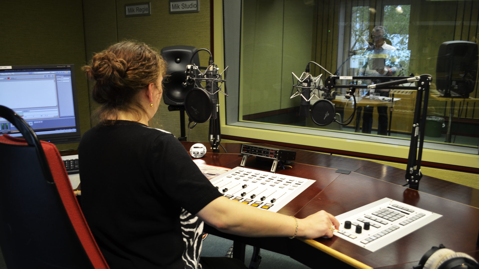 Judith Wipfler bei der Aufnahme der Radiopredigt von SRF