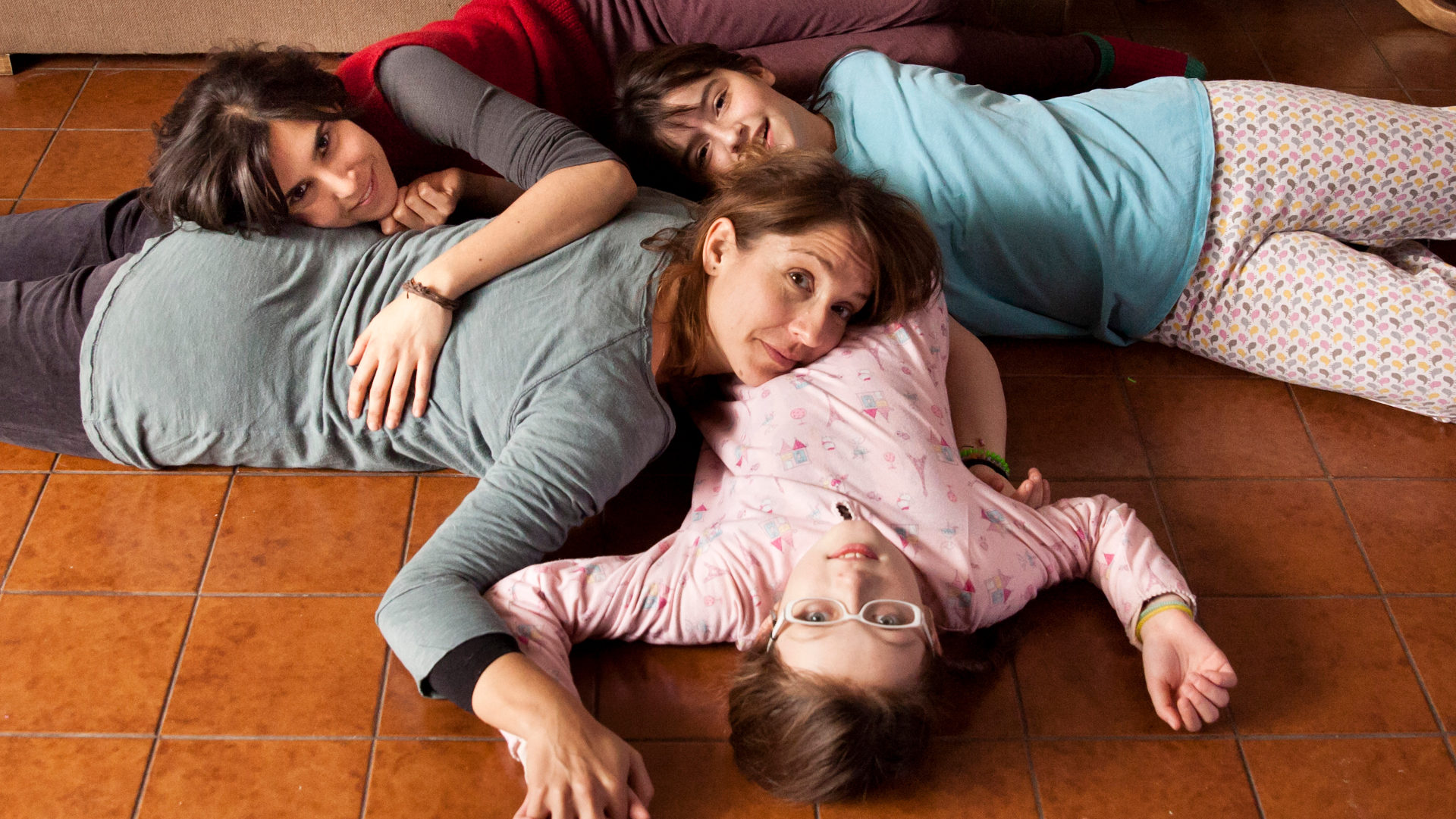 Eine Regenbogenfamilie: Sara, Catalina und ihre Mütter