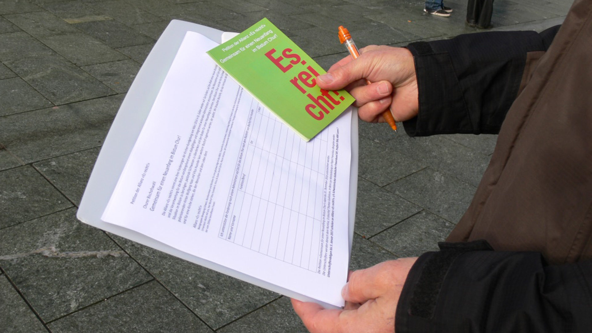 Unterschriftensammlung der Allianz "Es reicht"