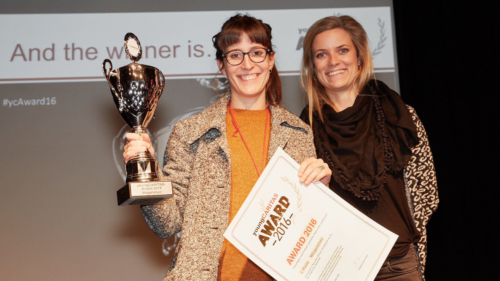 Leonie Mugglin und Angela Gruber von "Wegeleben" Freiburg