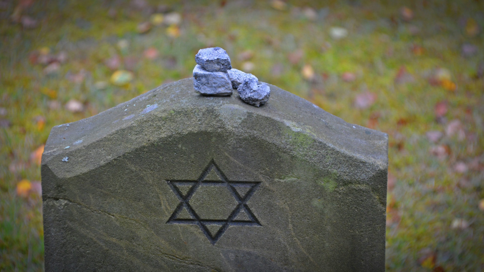 Jüdisches Grab zur Erinnerung an den Holocaust.