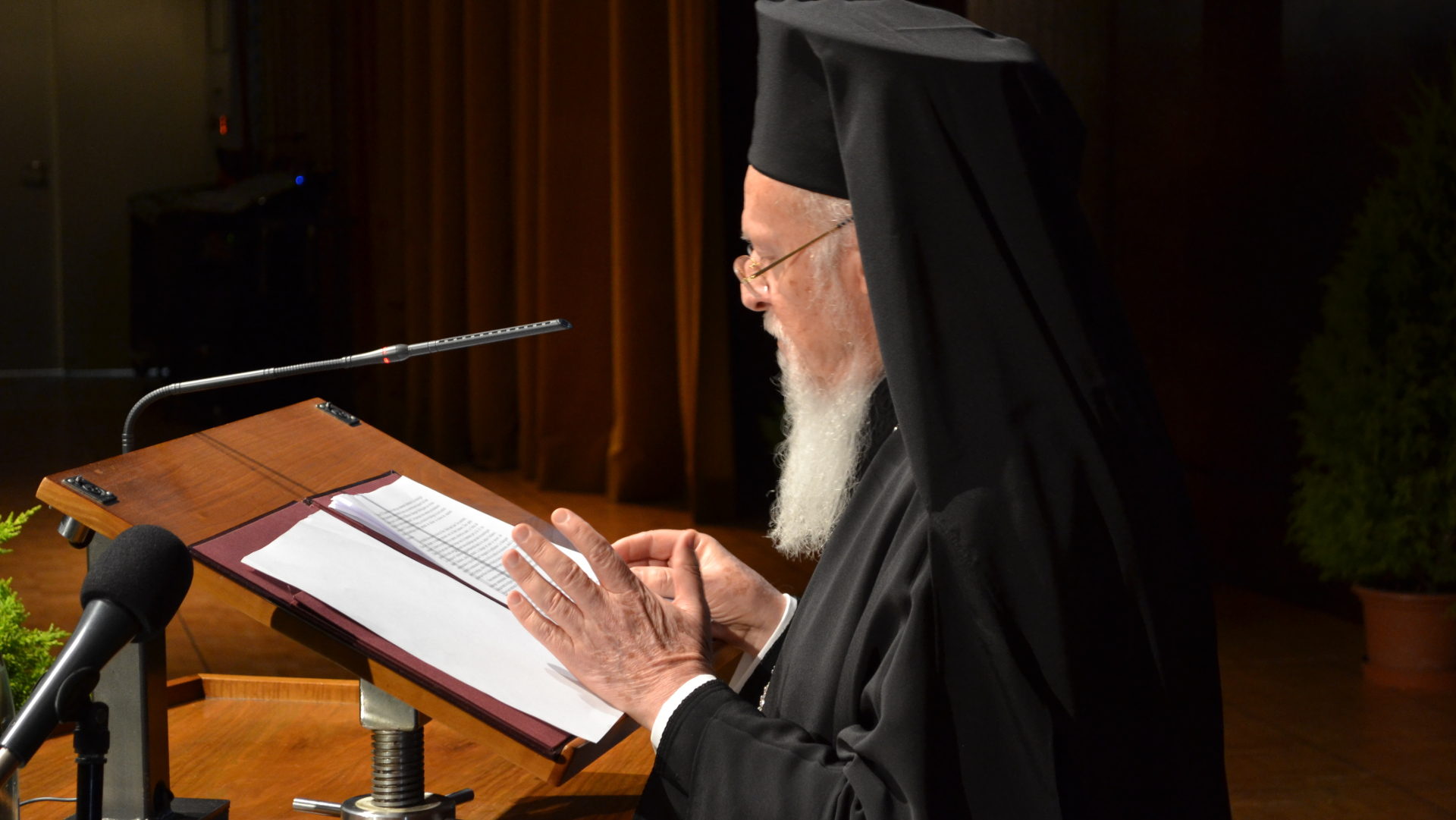 Patriarch Bartholomaios I. spricht an der Universität Freiburg.