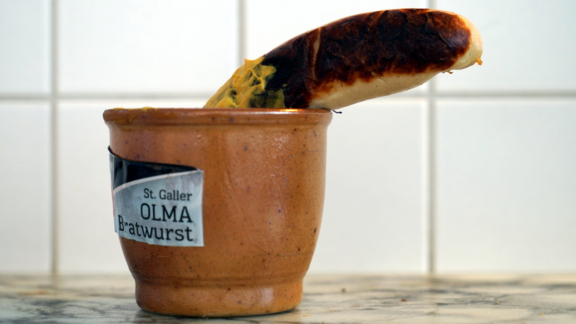 St. Galler Bratwurst mit Senf