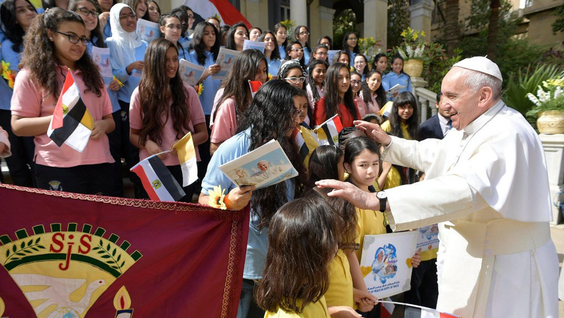 Papst in einer ägyptischen Schule