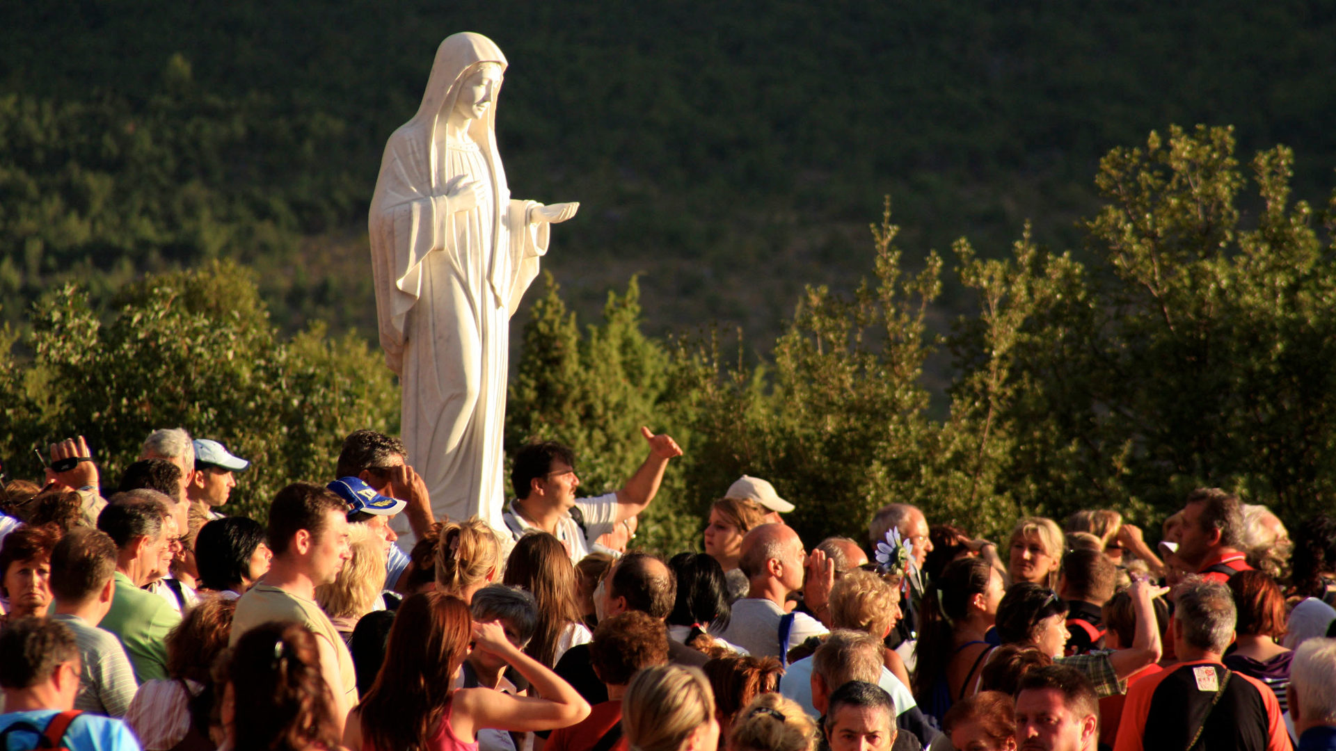 Pilgernde in Medjugorje