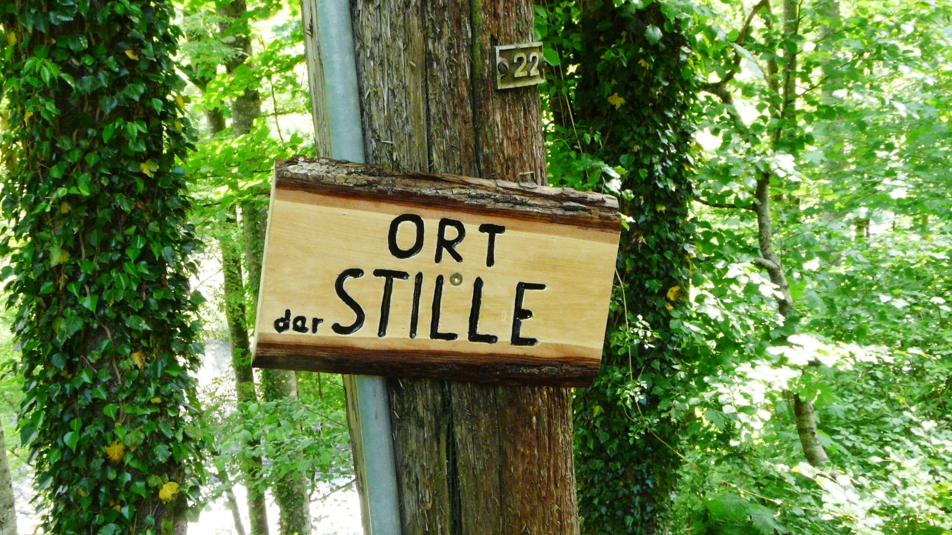 Ort der Stille - Schild in der Ranftschlucht