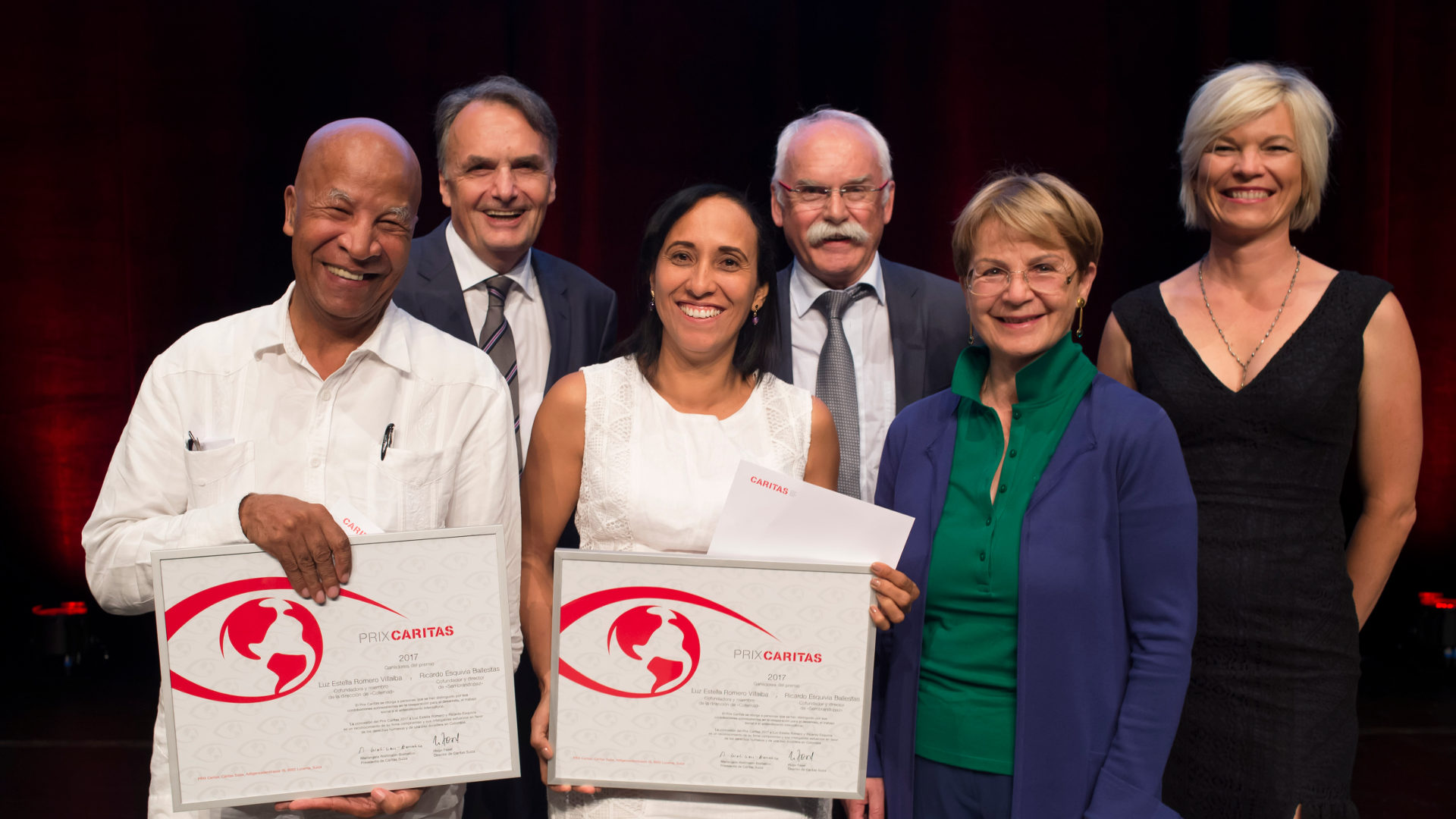 Verleihung des Prix Caritas 2017 ( v.l.n.r Ricardo Esquivia Ballestas, Mario Gattiker, Luz Estella Romero Villalbaz, Hugo Fasel, Mariangela Wallimann-Bornatico, Iwona Swietlik)