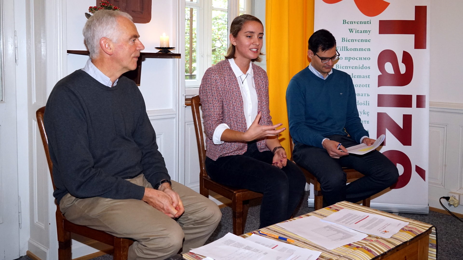 Bruder Richard (l), Sara und Fabian Dinkel