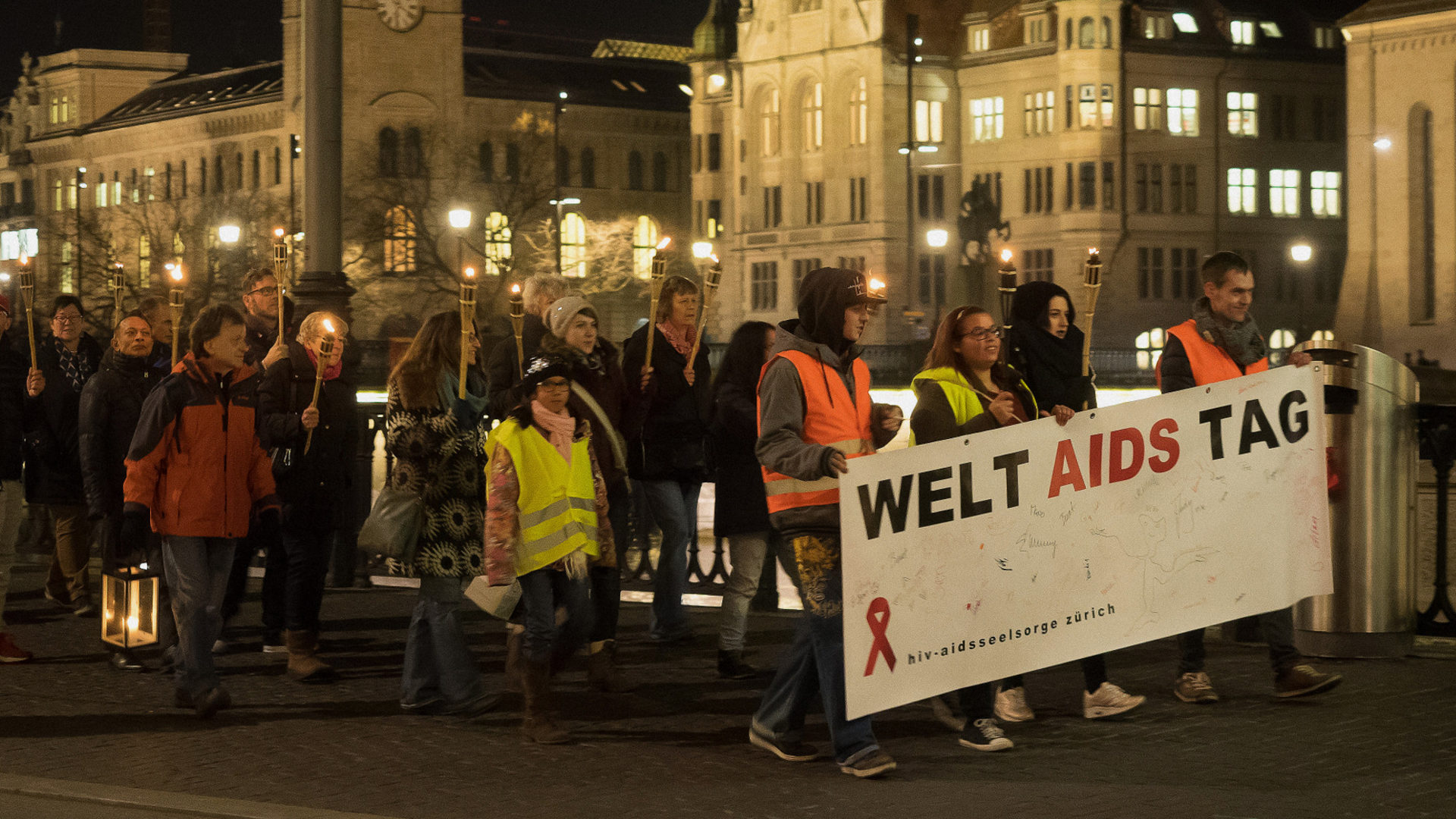 Fackelumzug zum Weltaidstag