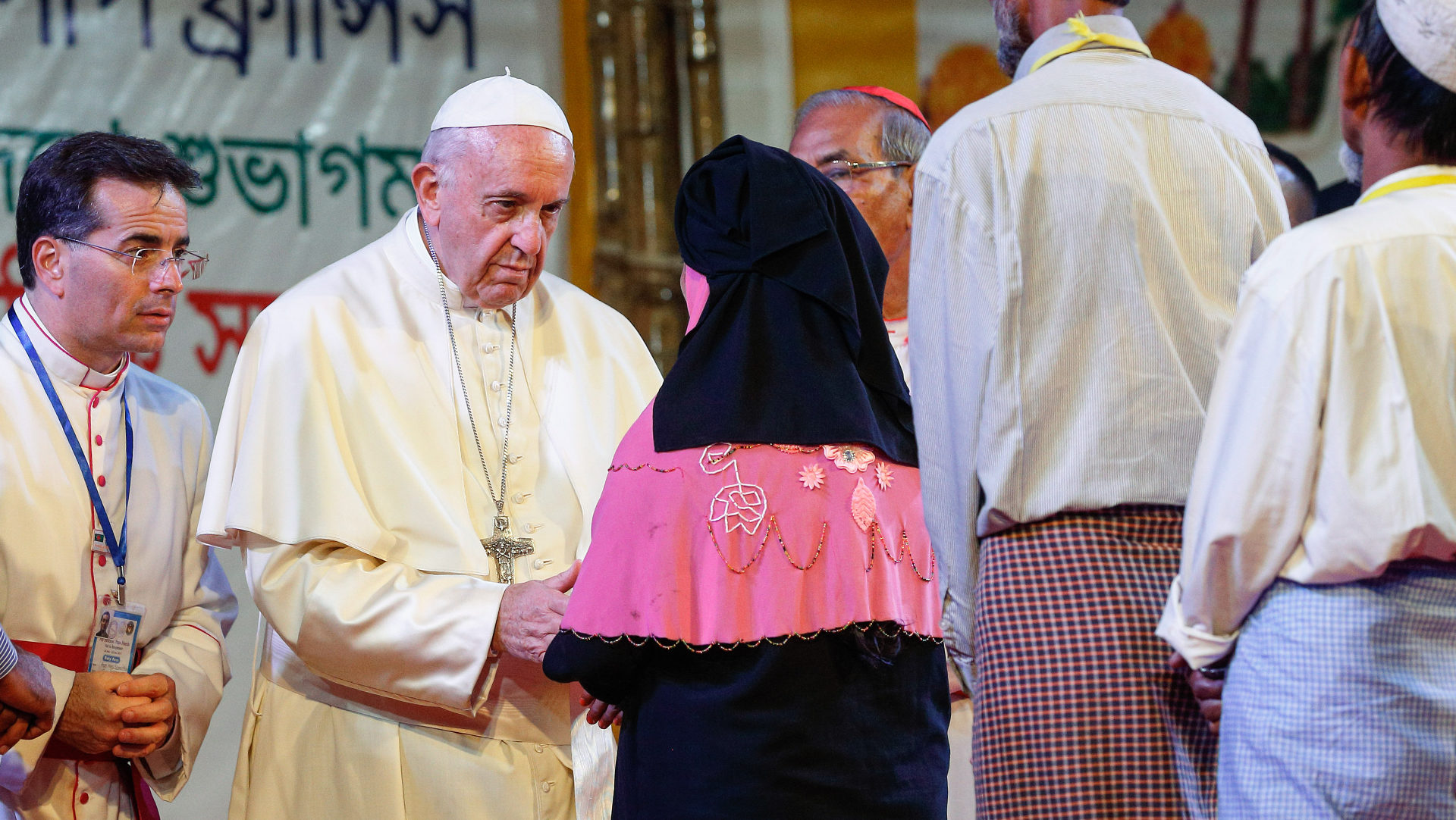 Papst Franziskus trifft in Bangladesch Flüchtlinge der Rohingya