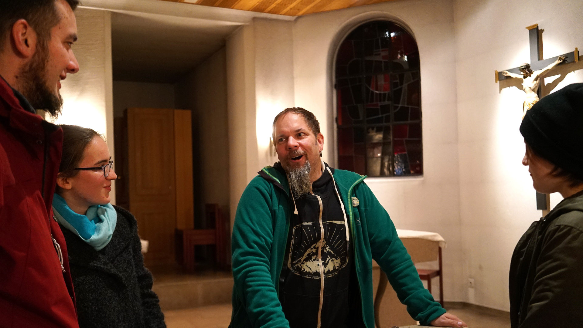Jugendseelsorger Ivo Bühler in der Krypta der katholischen Kirche in Zofingen, wo die Gebete mit den Taizé-Jugendlichen stattfinden werden.