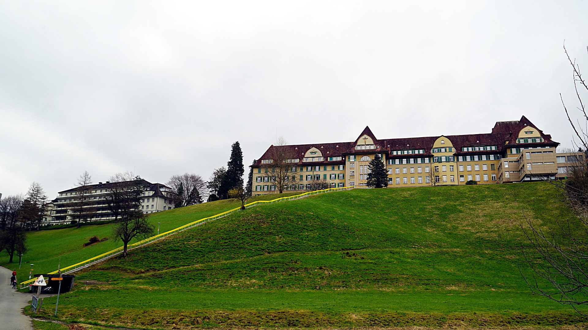 Die "Himmelsleiter" (in Renovation) zum Kloster Ingenbohl
