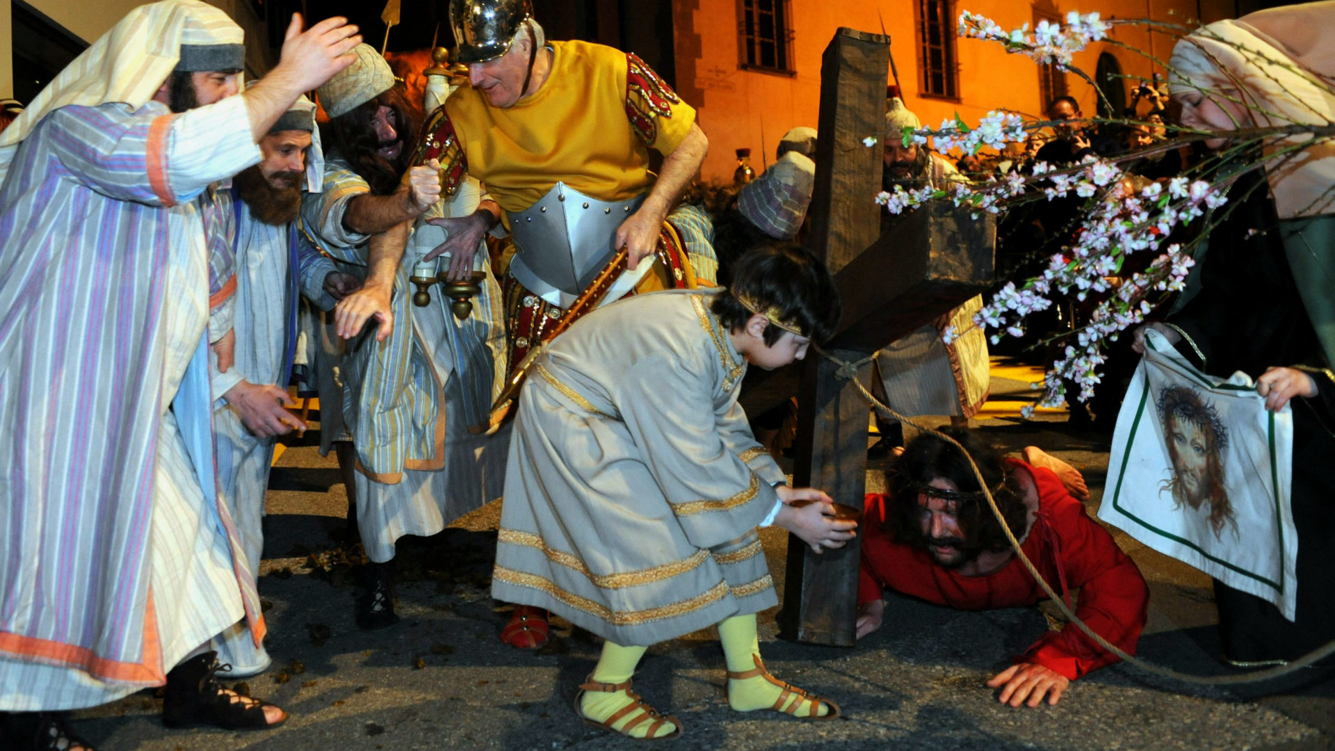 Kreuzweg-Darstellung am Gründonnerstag in Mendrisio