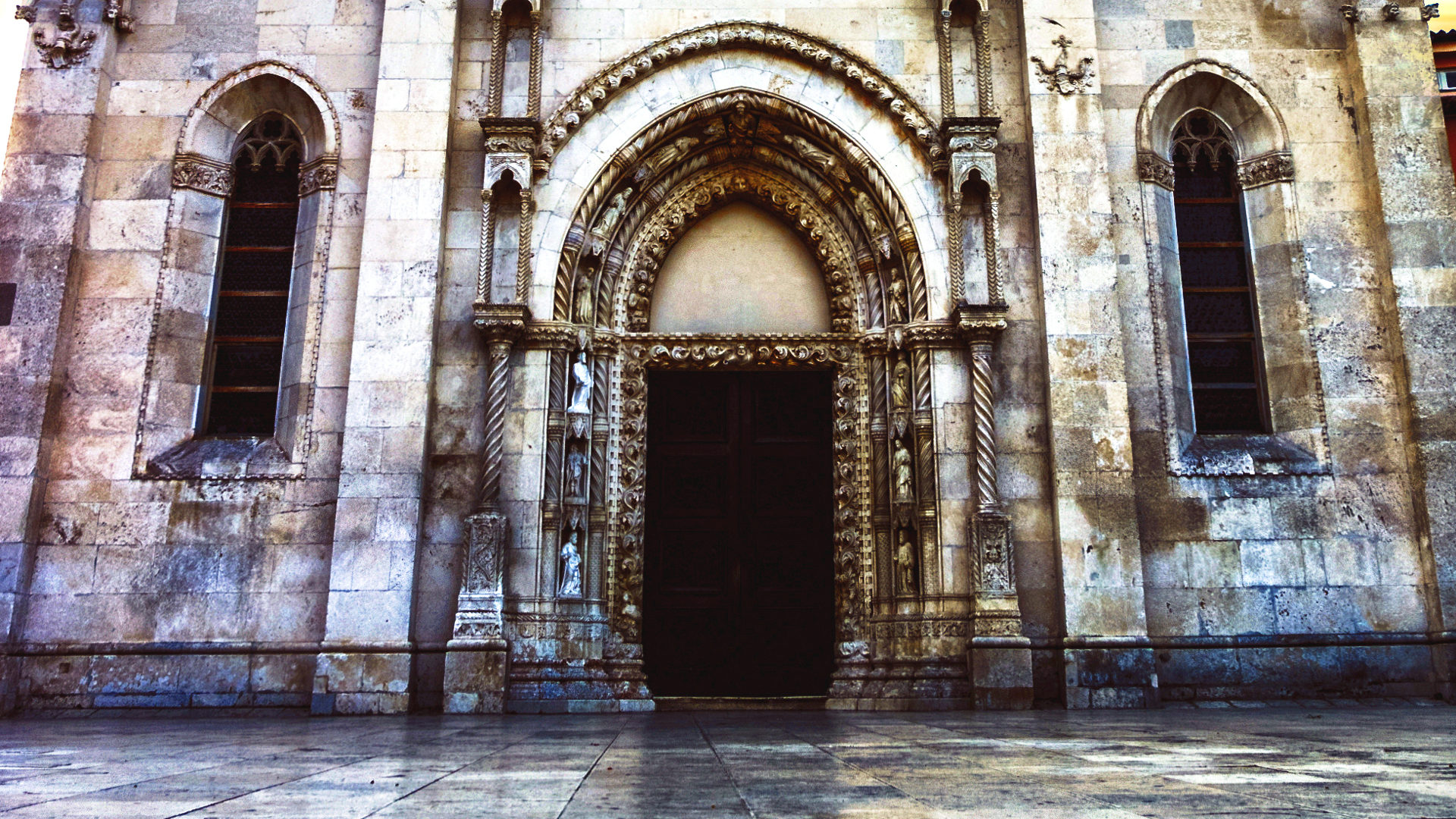 Geschlossene Kirchentür