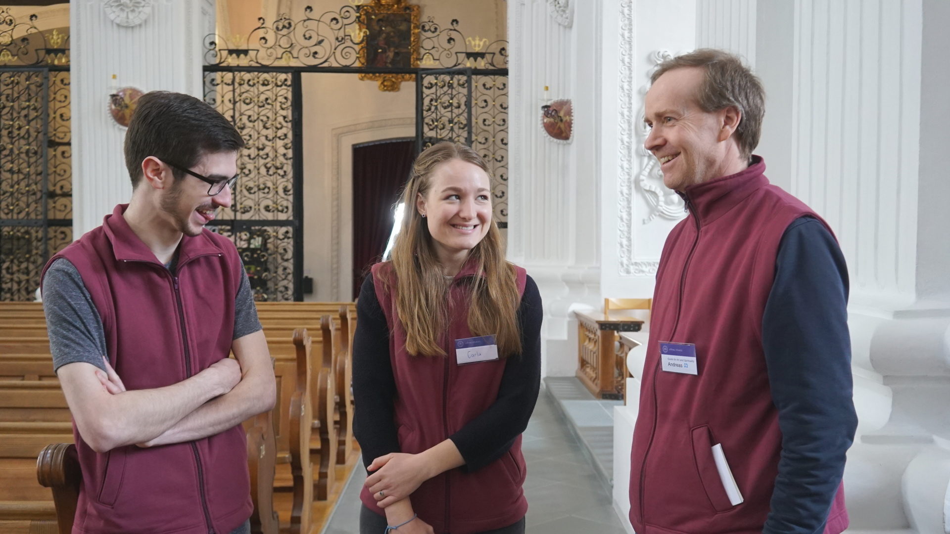 Andreas Schalbetter und die Living-Stones-Guides in der Jesuitenkirche in Luzern