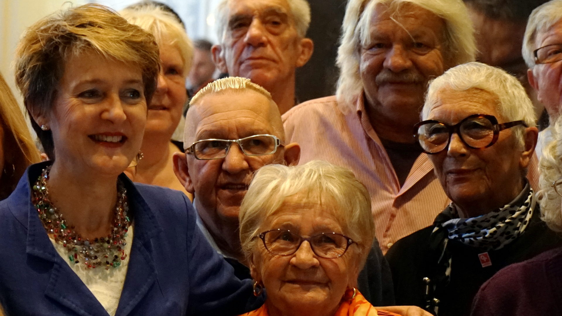 Bundesrätin Sommaruga mit ehemaligen Verdingkindern, 2016