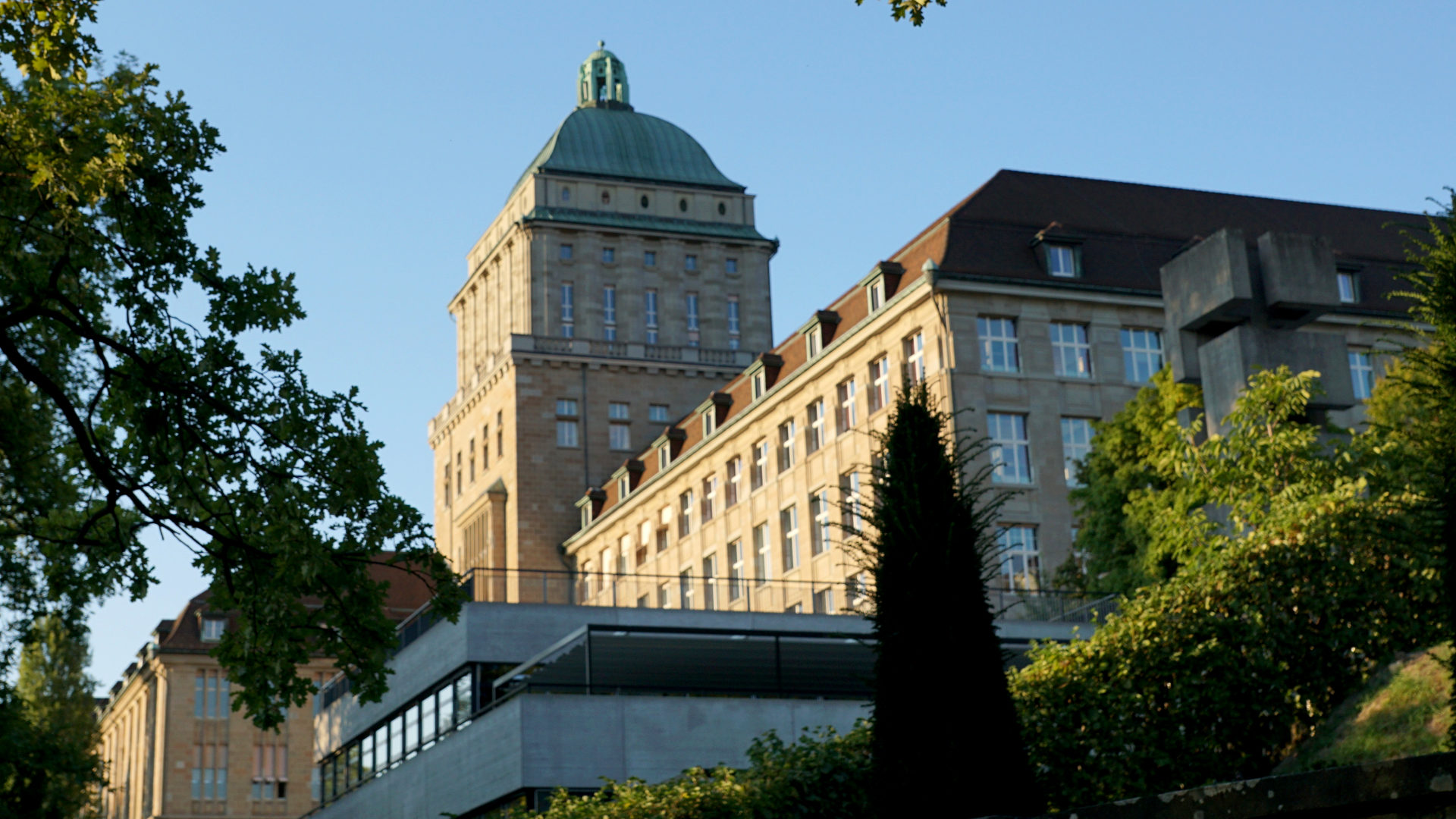 Die Studie wird von Historikern und Historikerinnen der Universität Zürich durchgeführt.