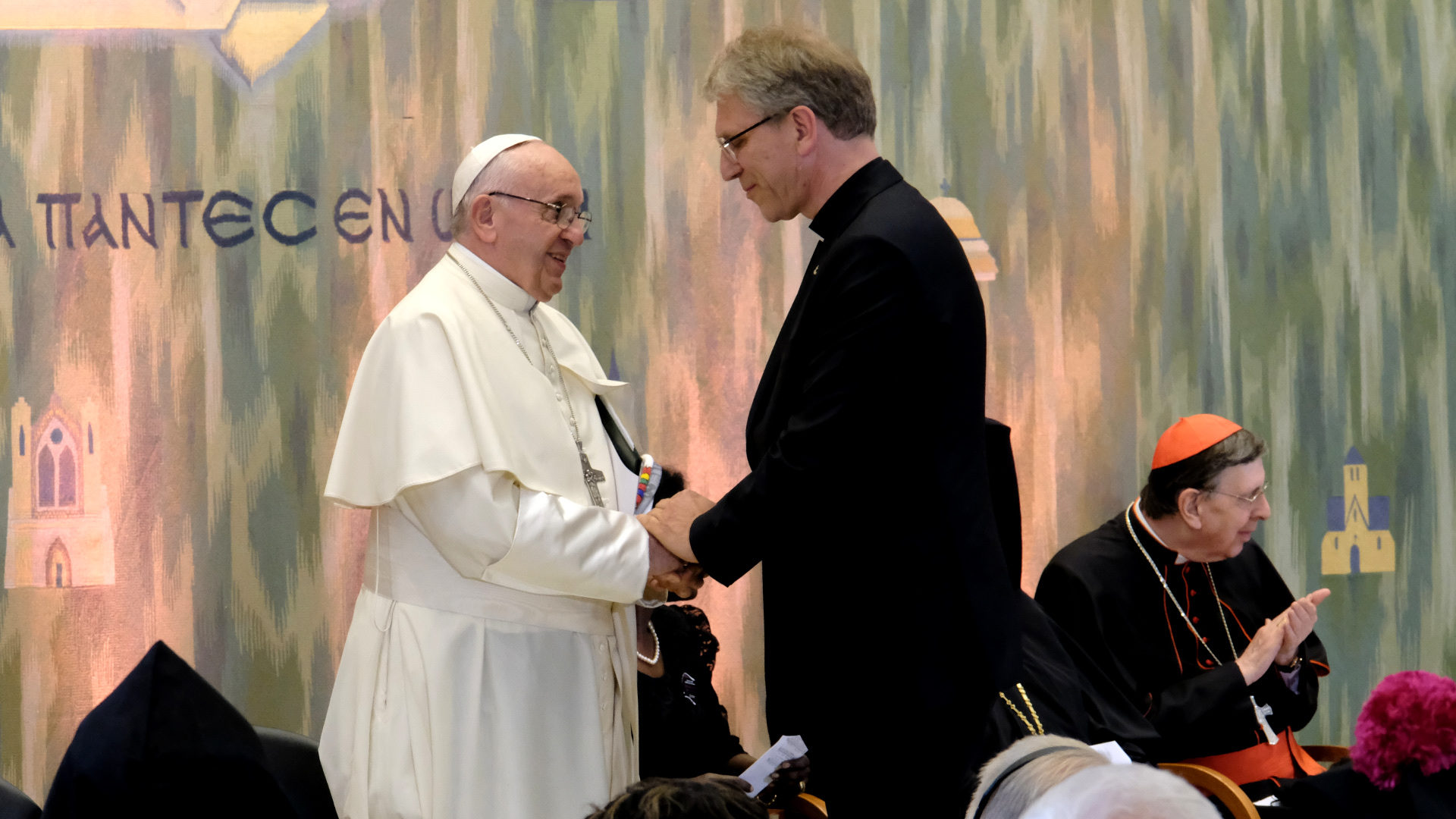 Papst Franziskus und der damalige ÖRK-Generalsekretär Olav Fykse Tveit am ökumenischen Treffen in Genf, 2018