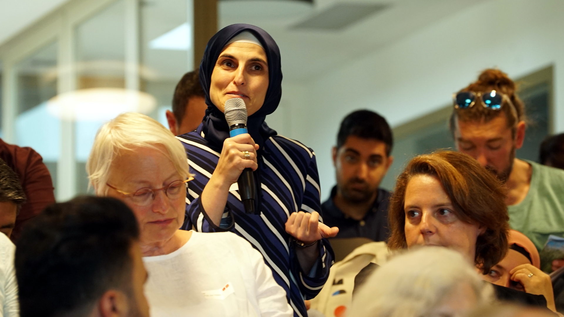 Islam-Anerkennung? Frage an das Podium