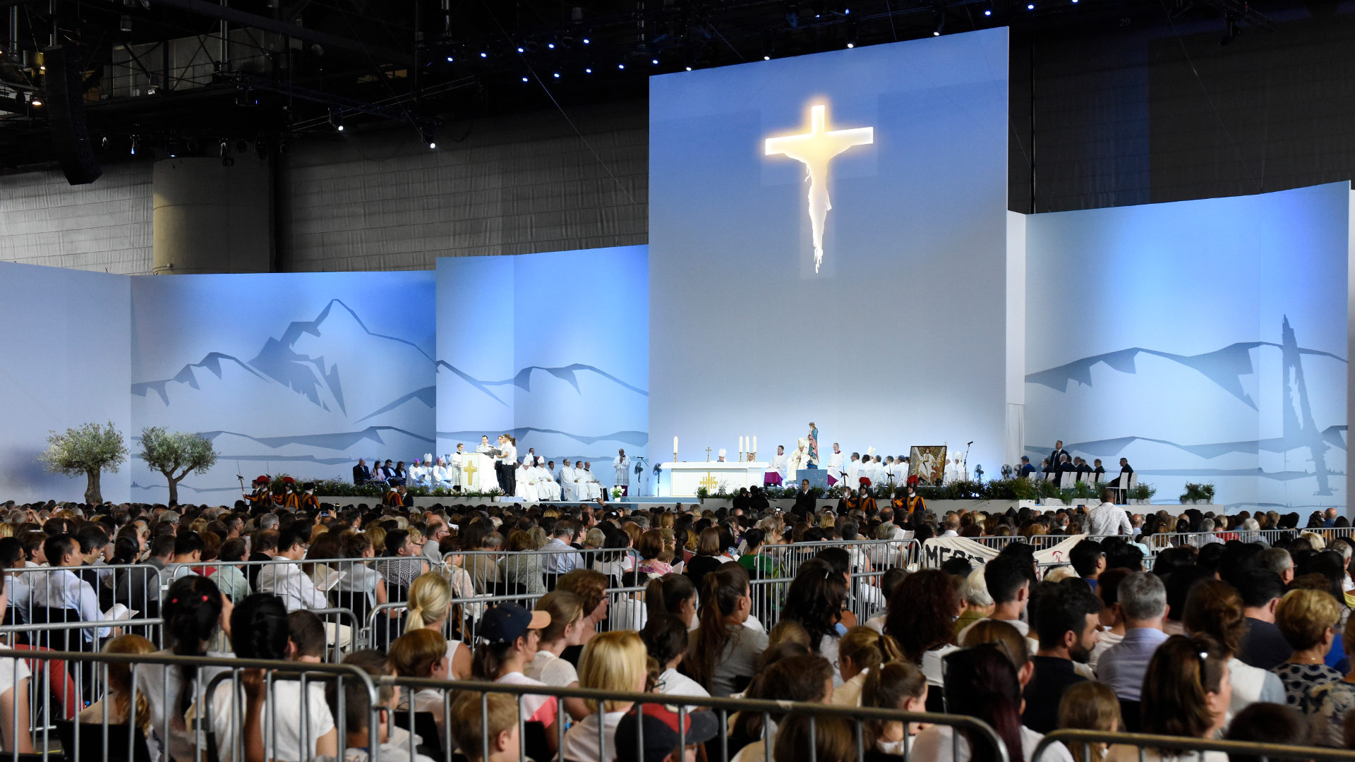Der Papst ist weit weg