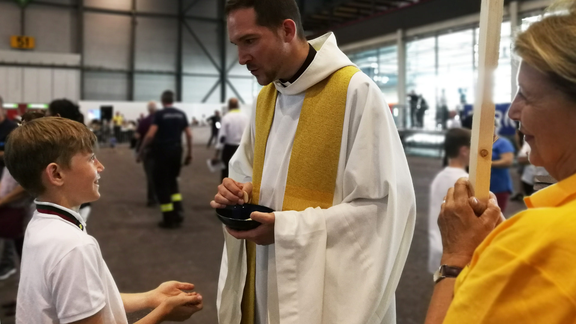 Kommunion an der Papstmesse in Genf
