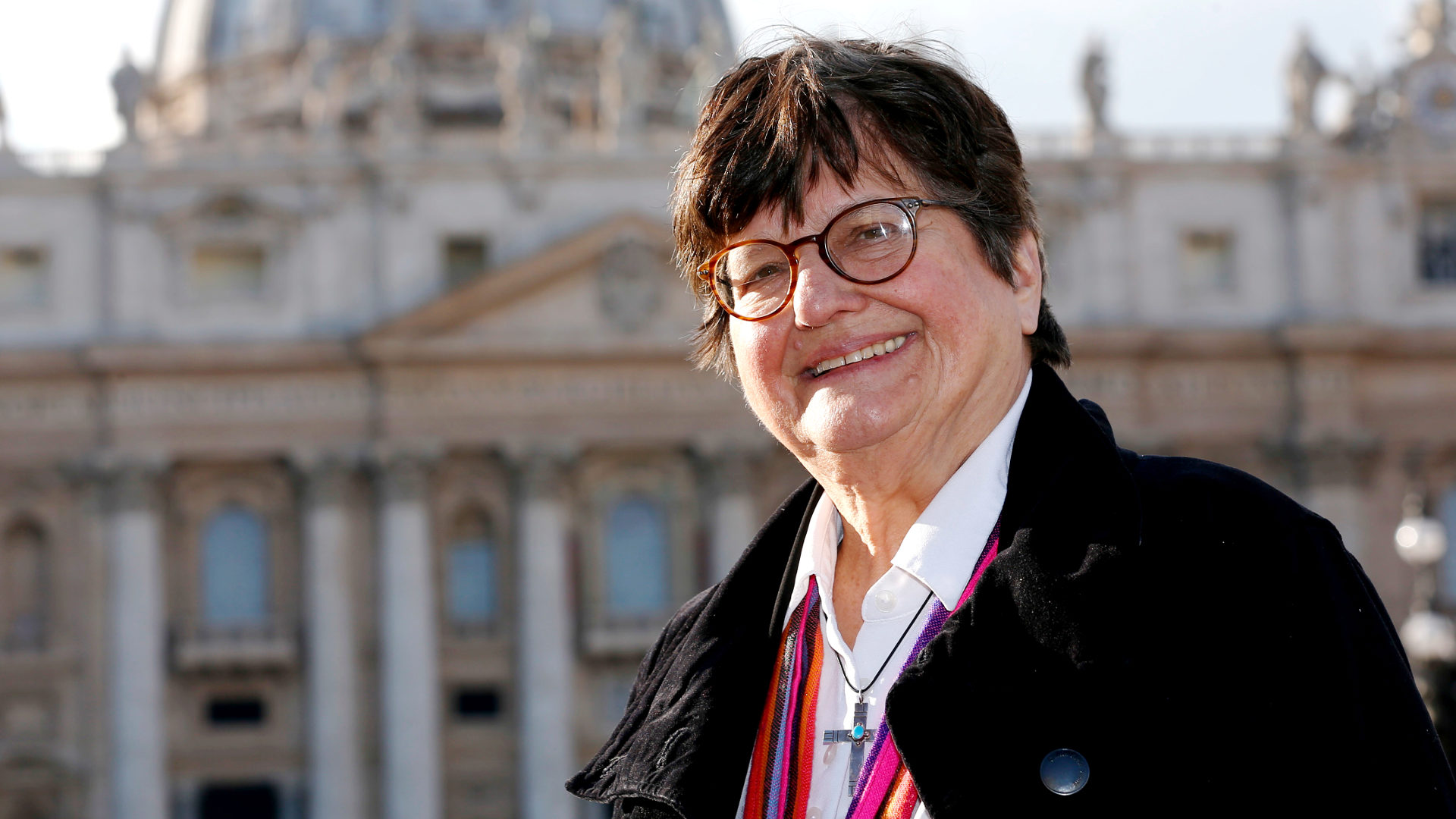 Die US-amerikanische Ordensschwerster Helen Prejean freut sich.