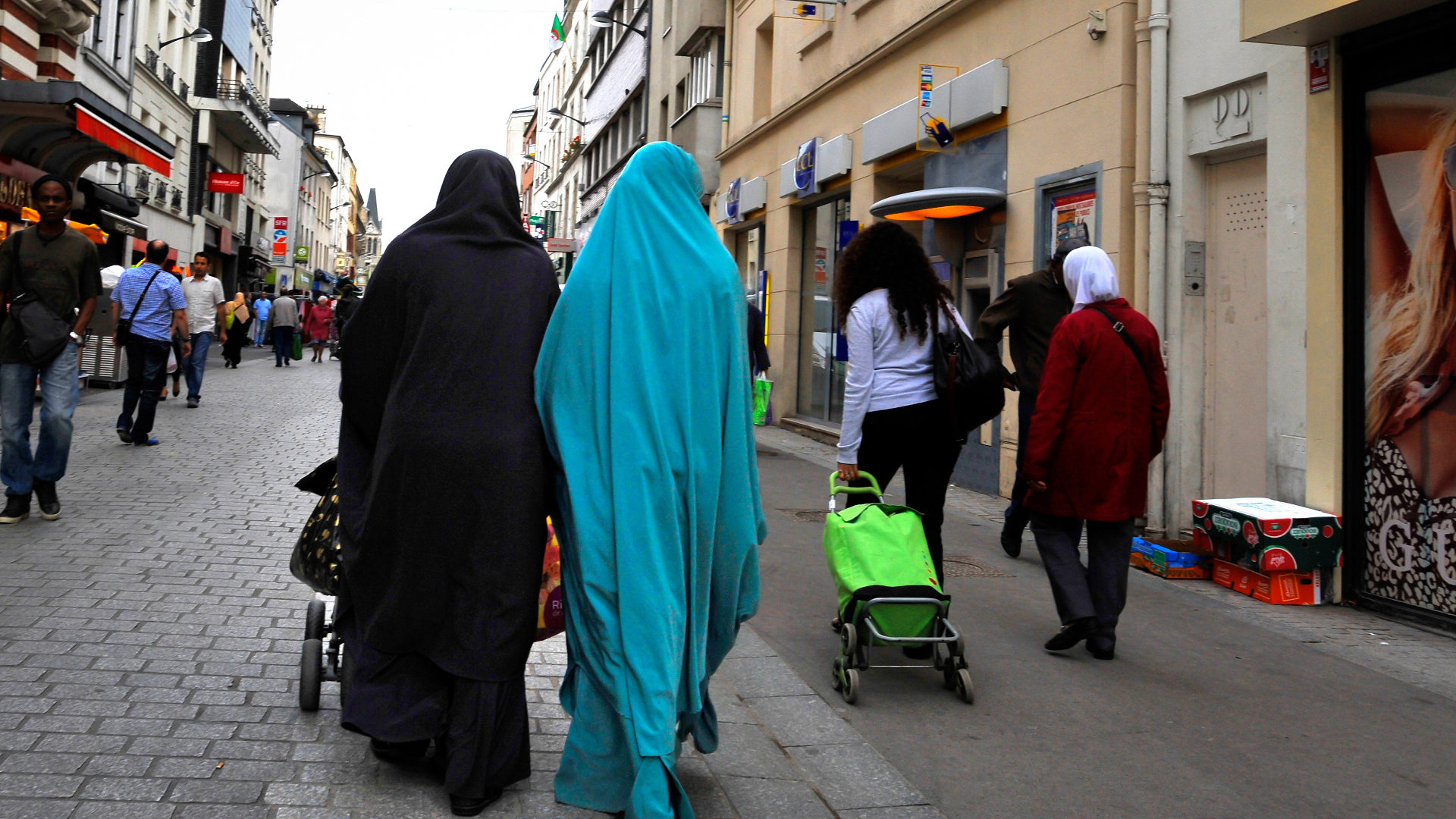 Verschleierte Frauen