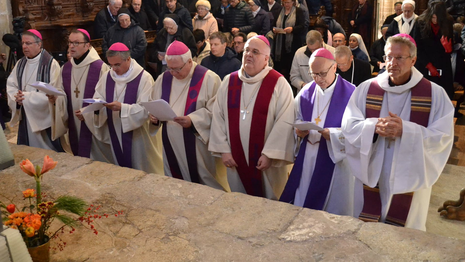 Schweizer Bischöfe und Ordensobere gedenken 2016 in einer Feier der Opfer sexueller Übergriffe.